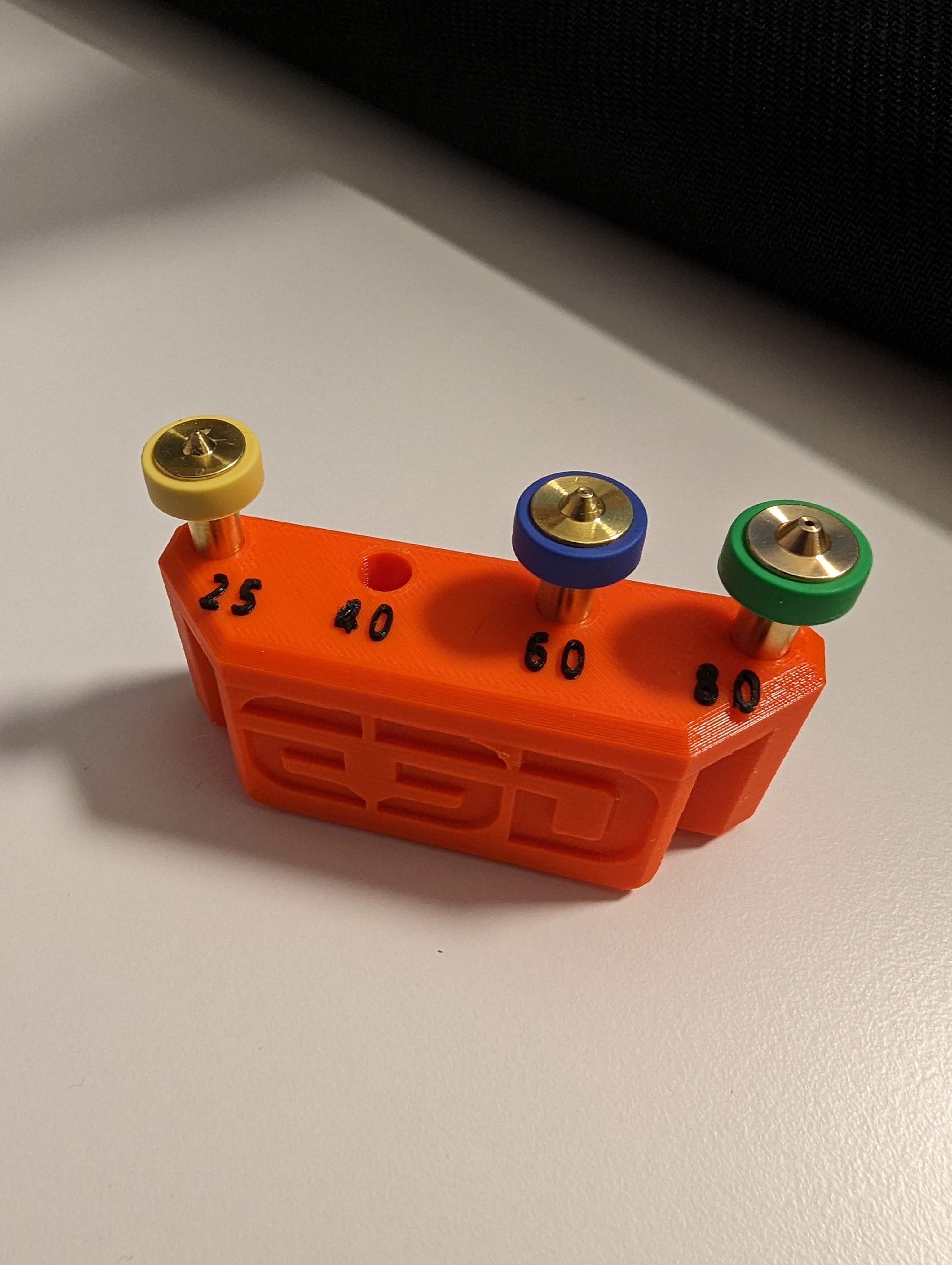 E3d revo six with nozzle sizes by Calzune Download free STL model