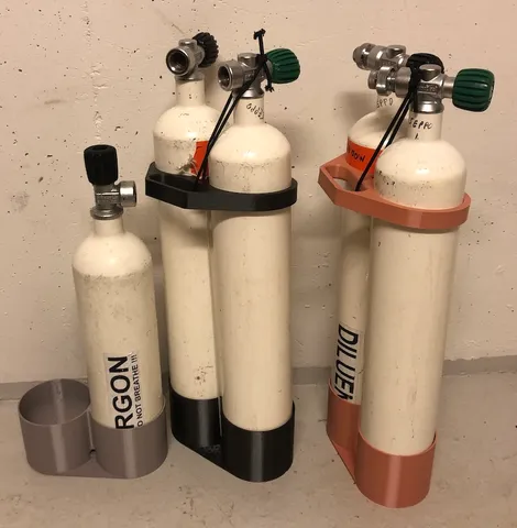 Rebreather tank carrying handle and base