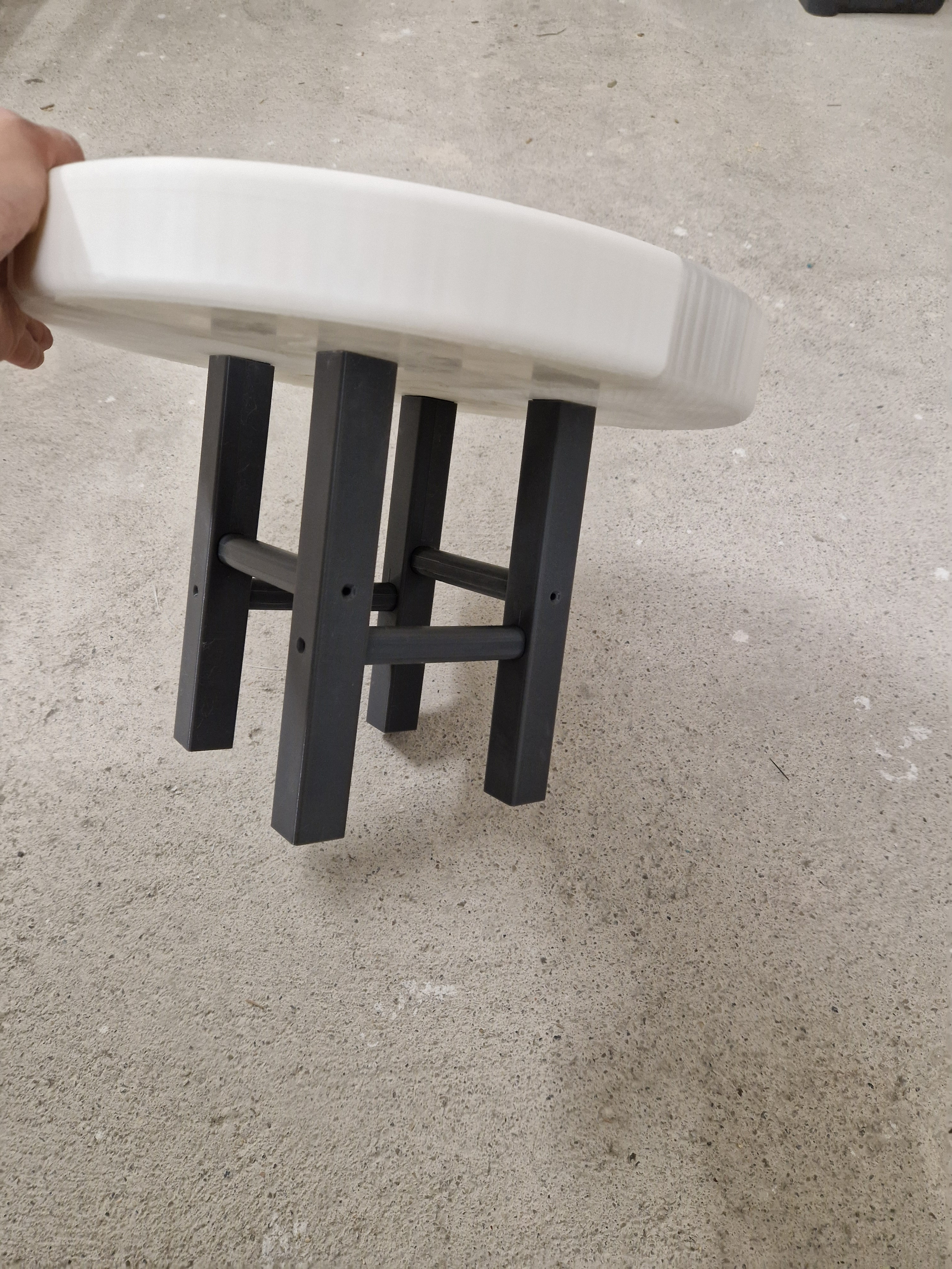 Miniatura 2 do modelo 3D 100% printable tiny table