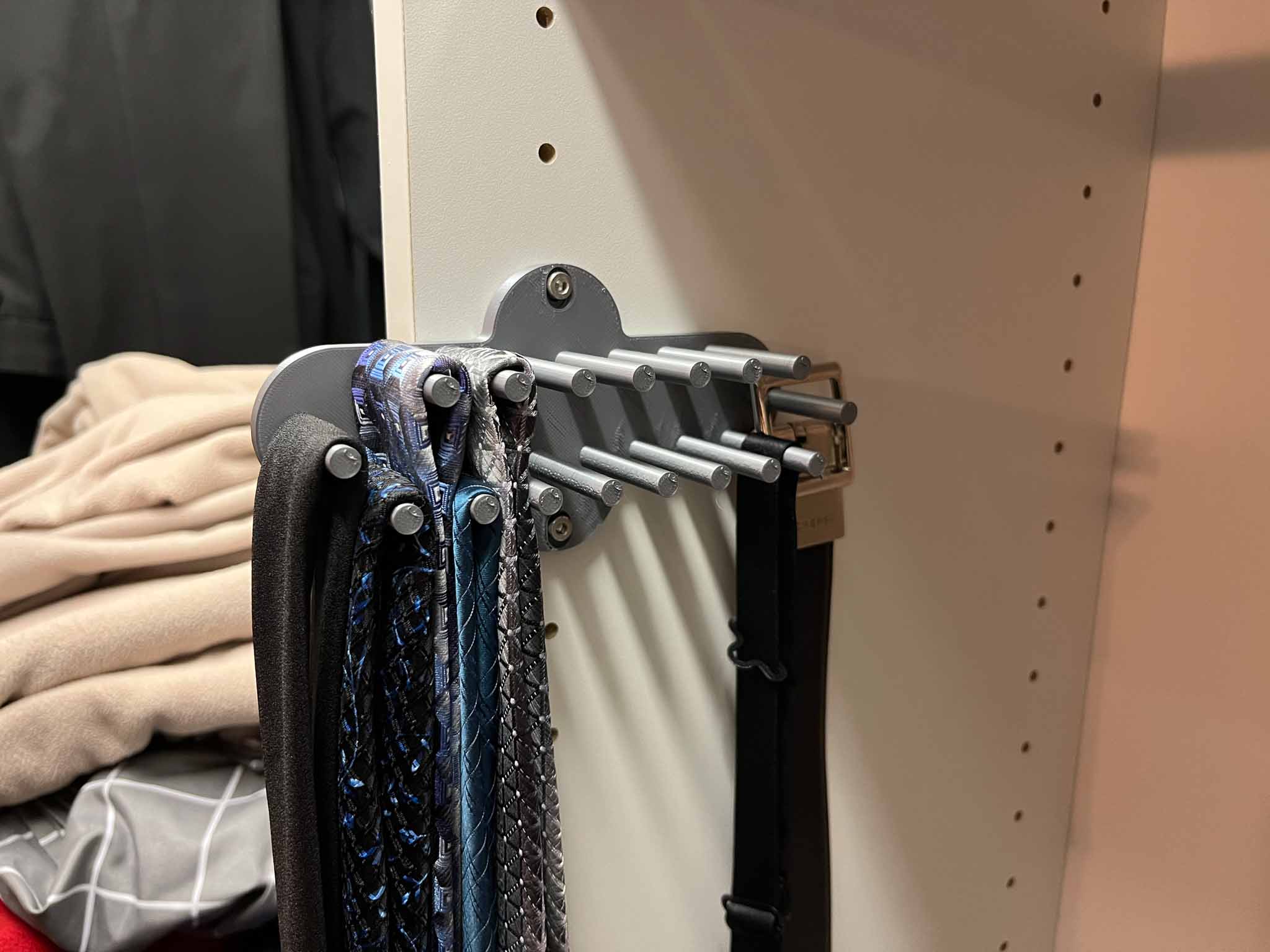 Tie Hanger