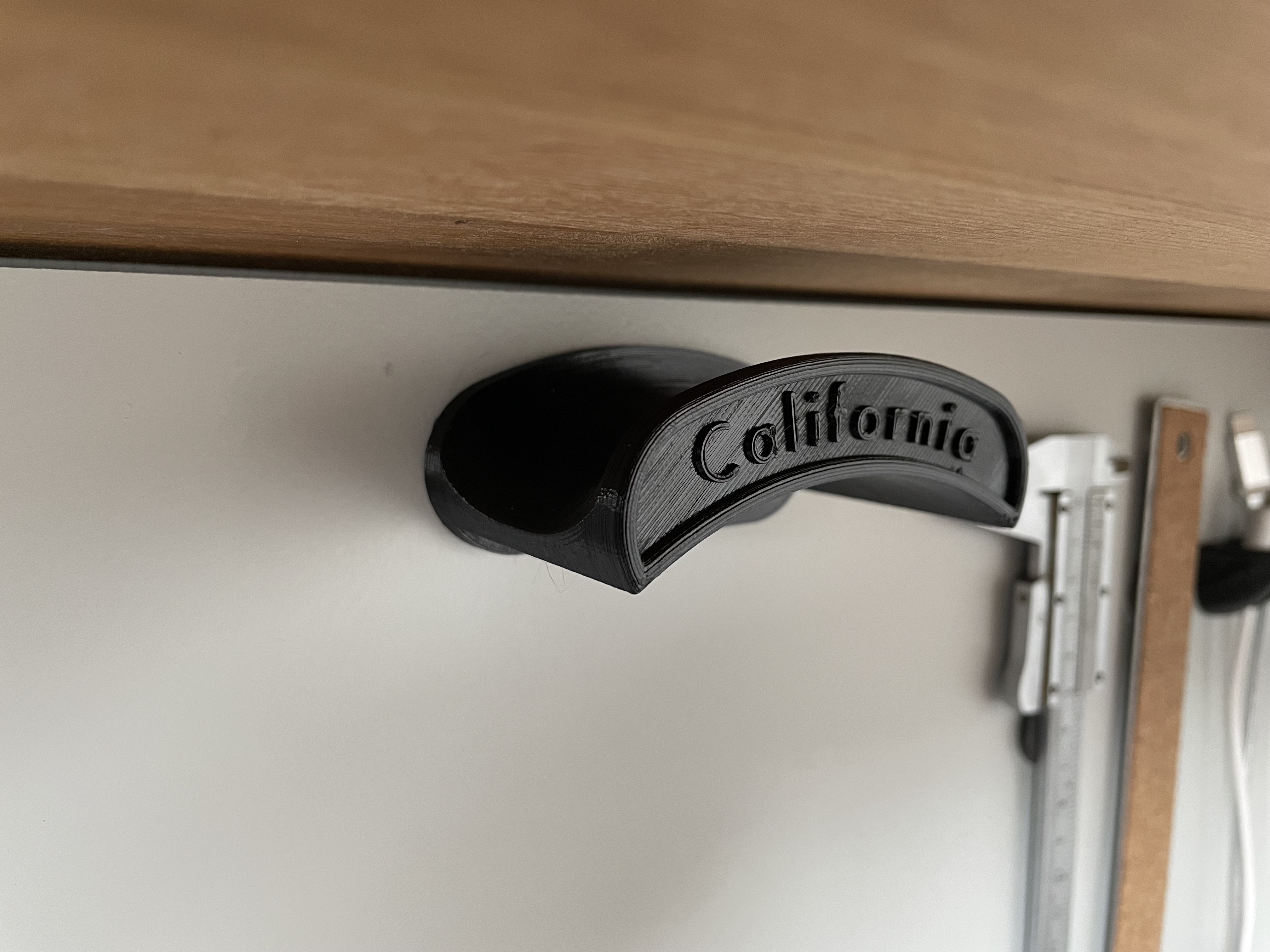 Apple Max Headphone hanger / holder