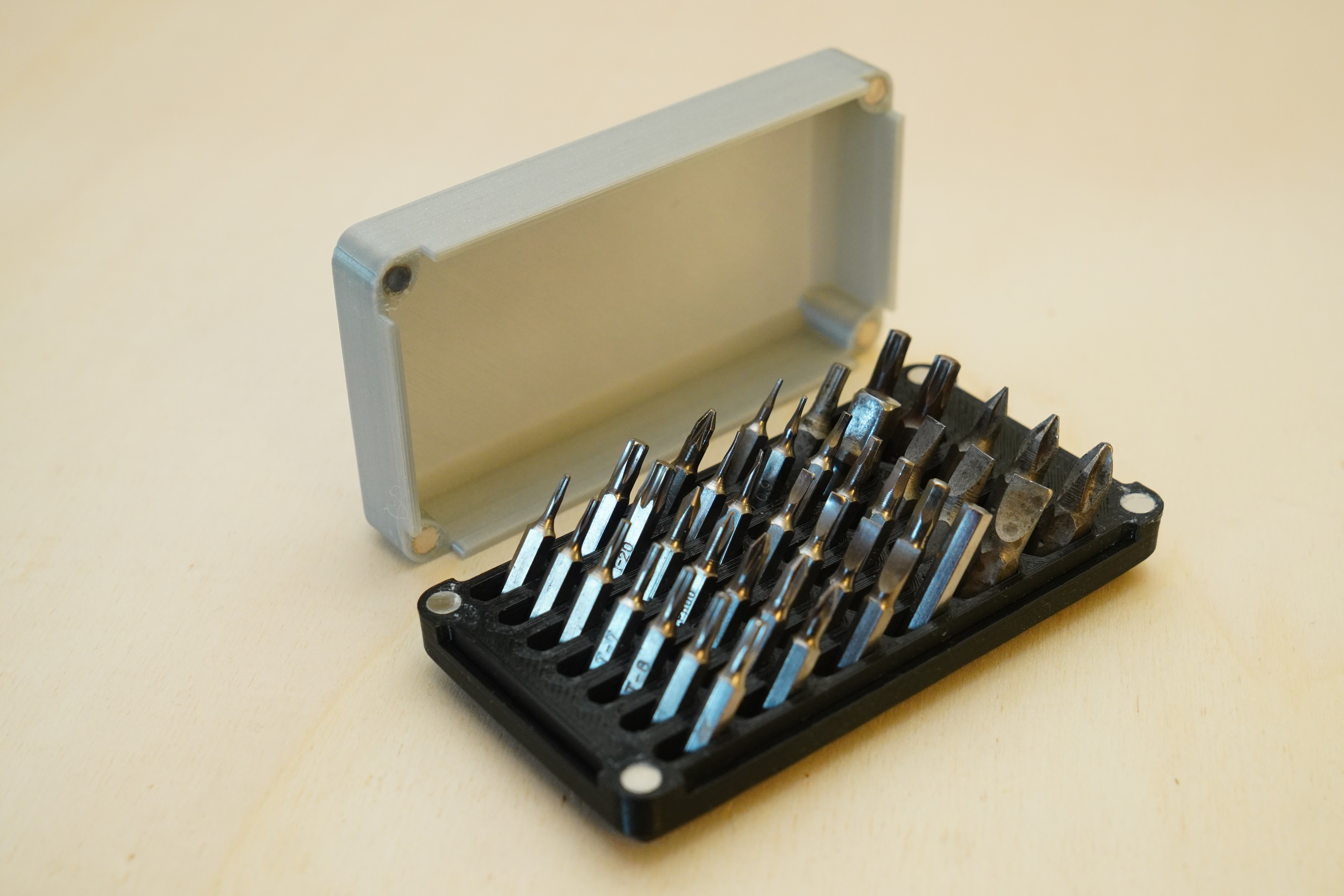 Parametric Bit Case for 1/4" and 4 mm Bits