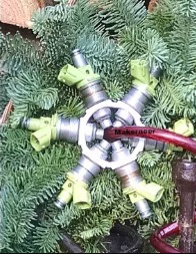 Fuel injector snowflake
