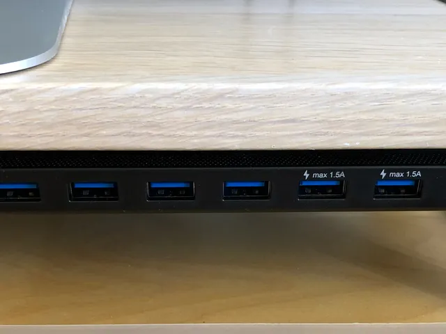 Mini shelf for USB Hub TP-LINK UH700