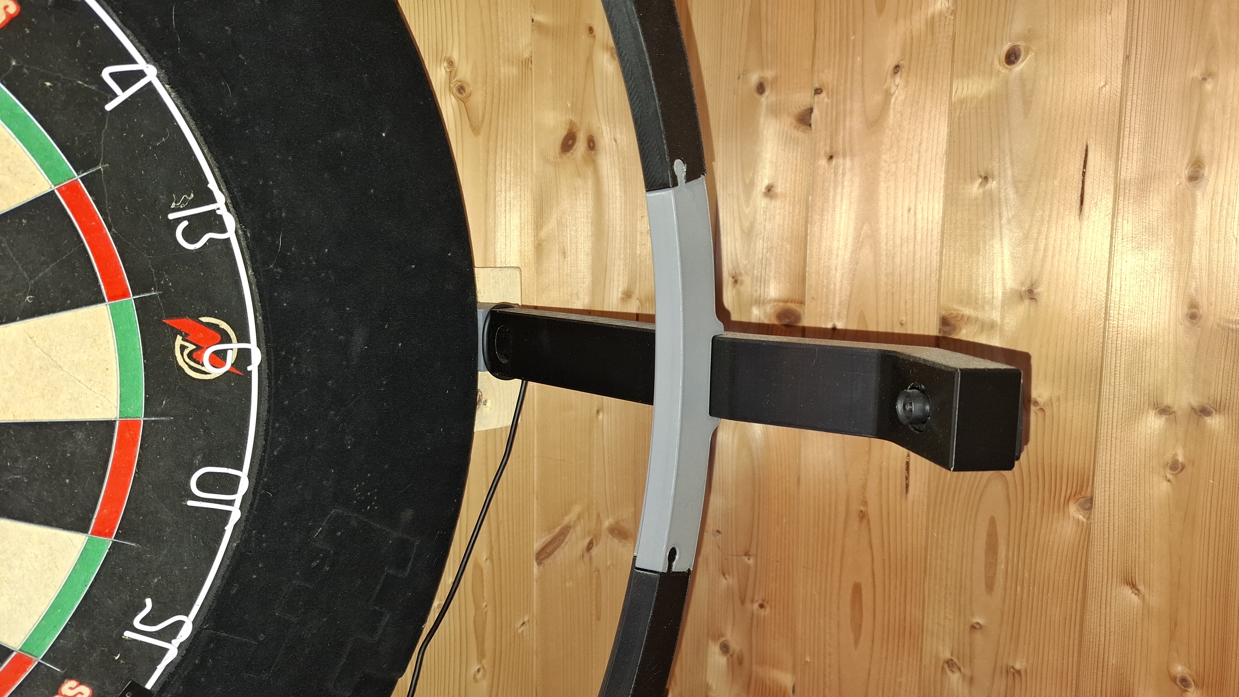 Autodarts Slide-in, slide-out design