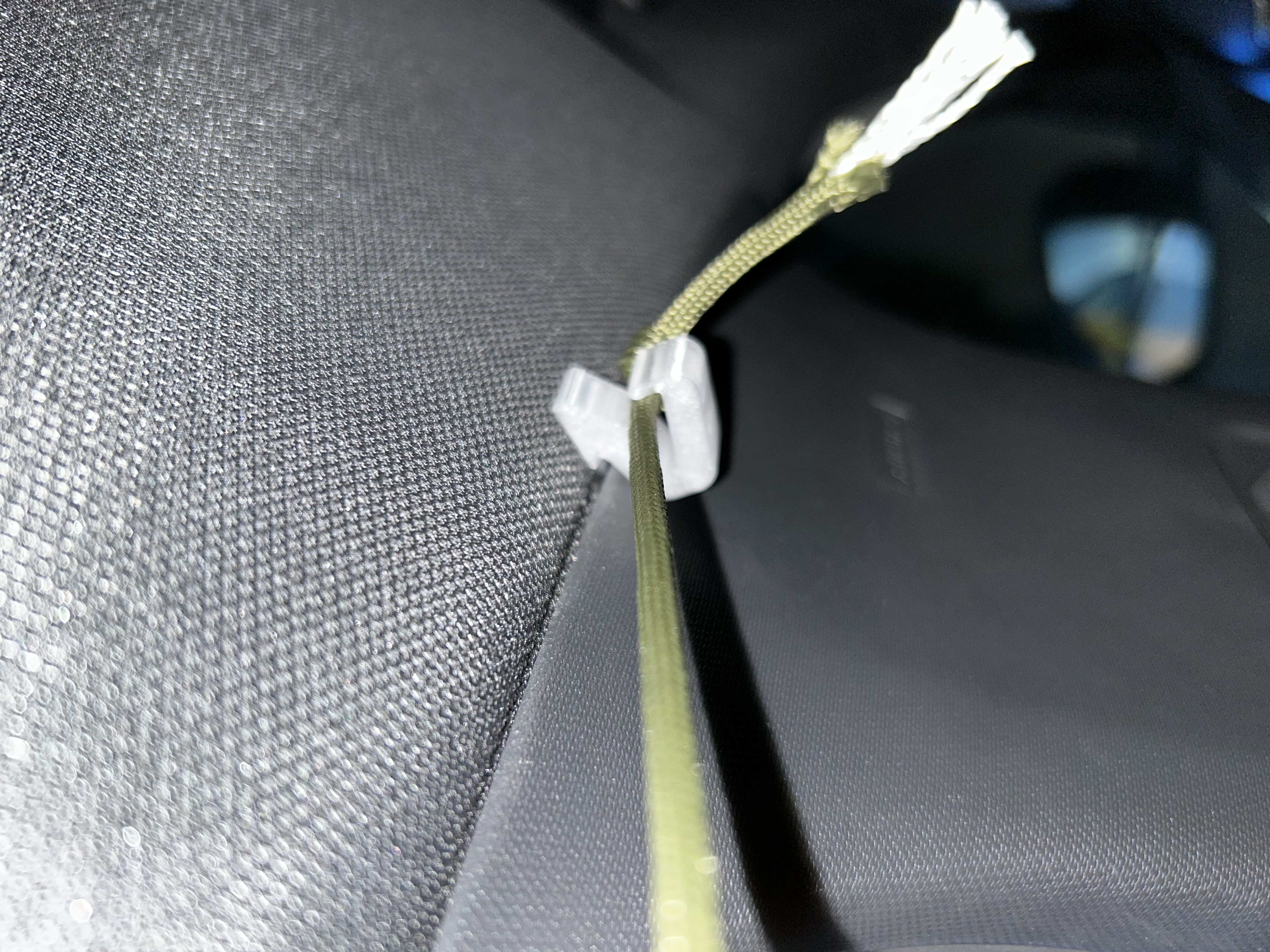 Miniatura 4 do modelo 3D Universal car hook (headliner hook)