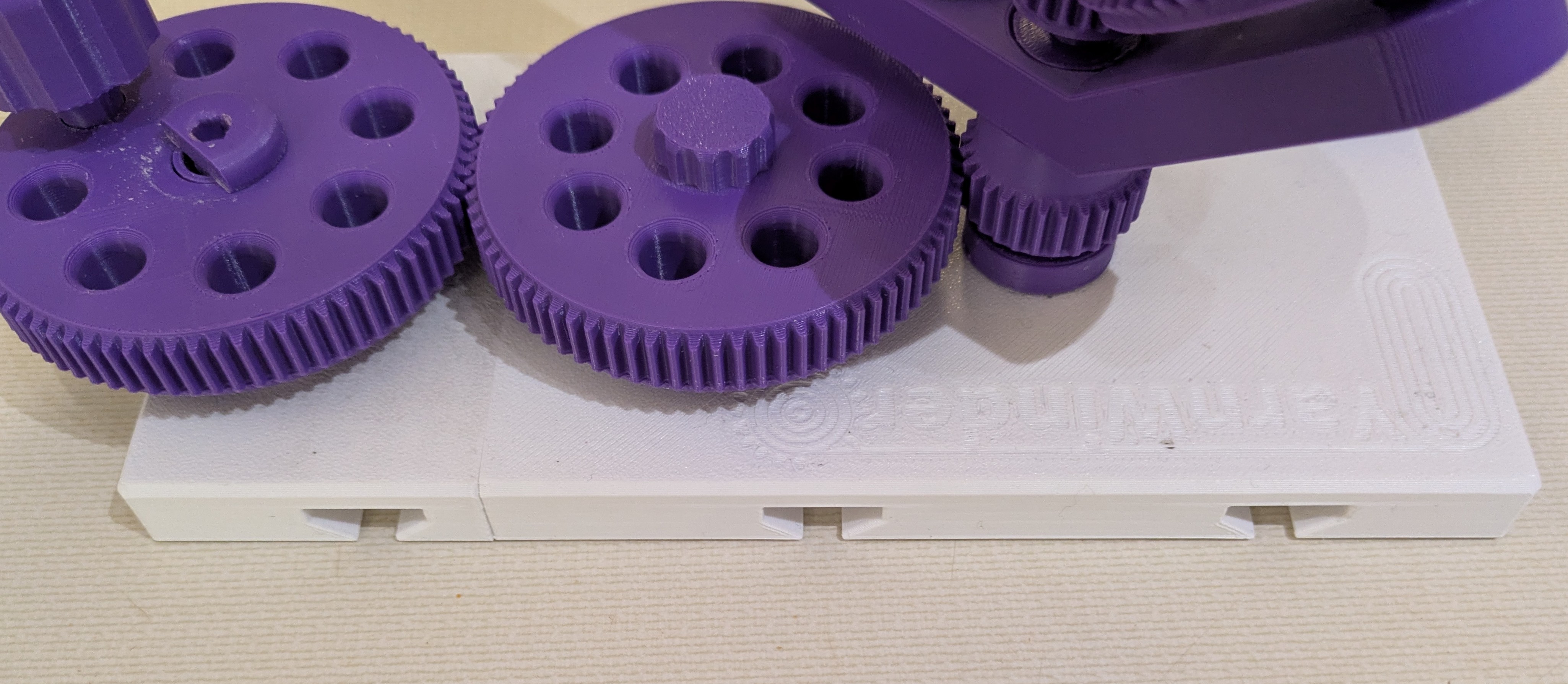 Baseplate in 2 parts
