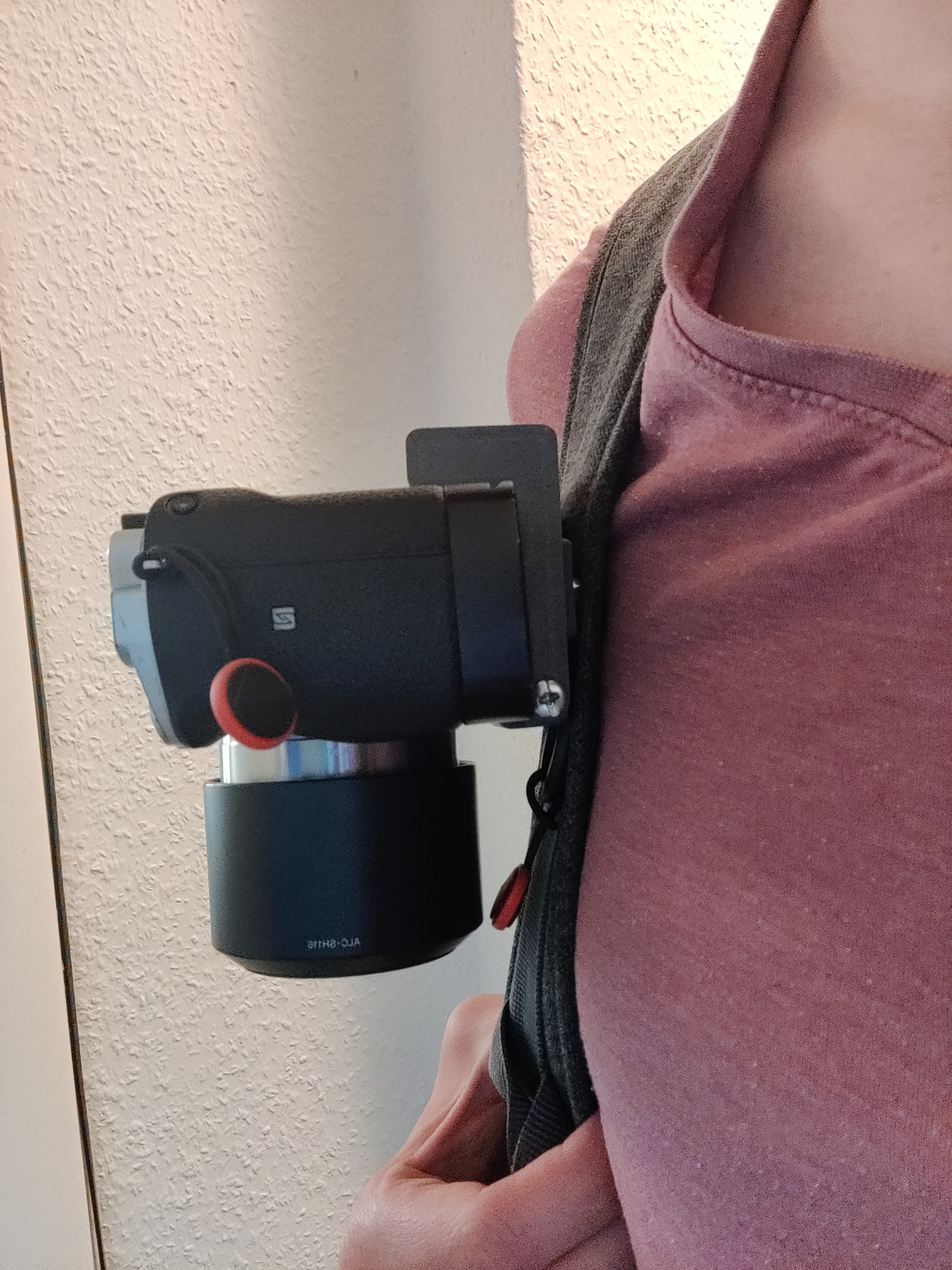 Miniatura 4 do modelo 3D Quick Release Camera Backpack Mount