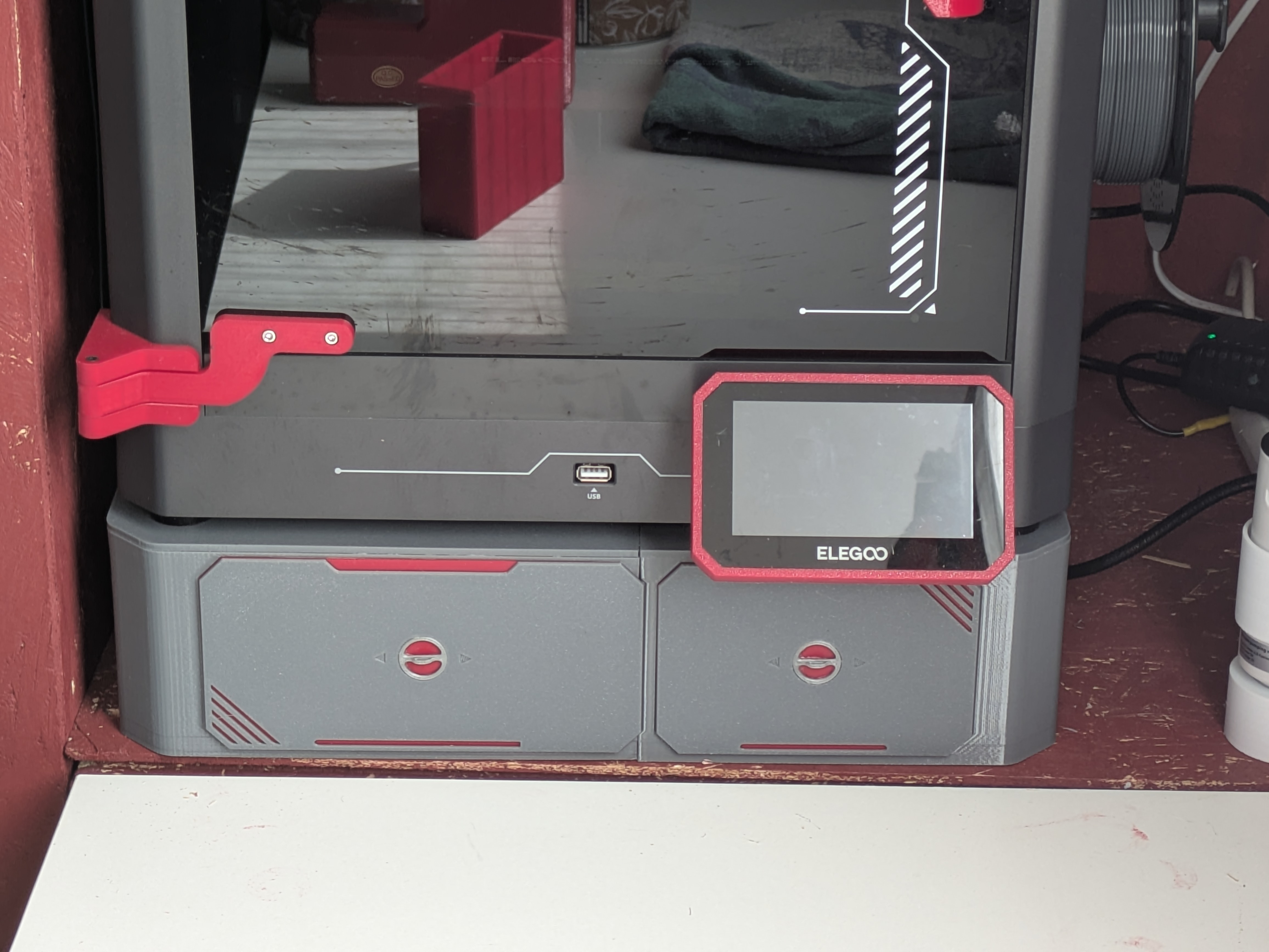 Base for Centauri Carbon (with front poop emptying and storage tray)