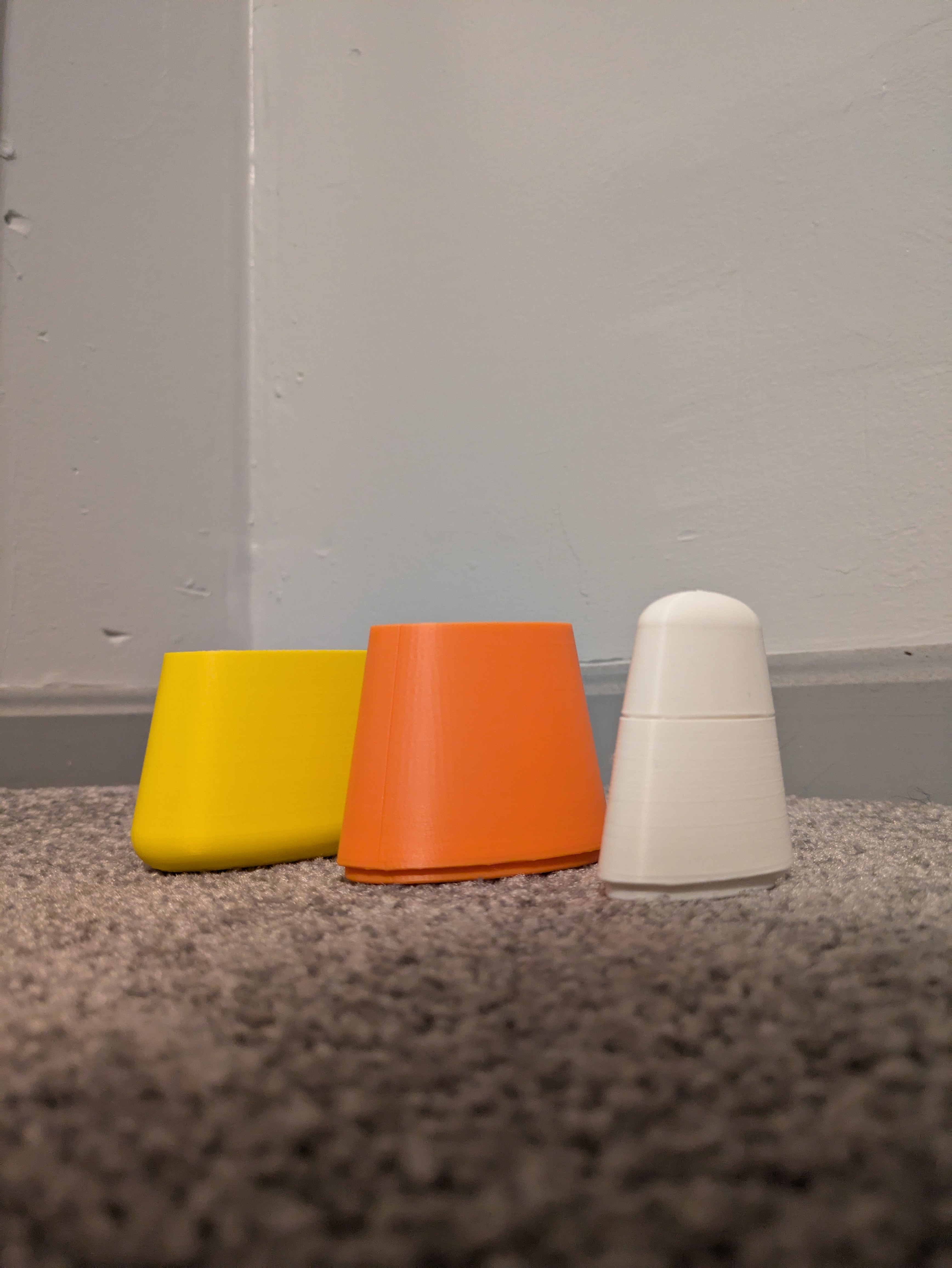 Miniatura 3 do modelo 3D Candy corn candy holder