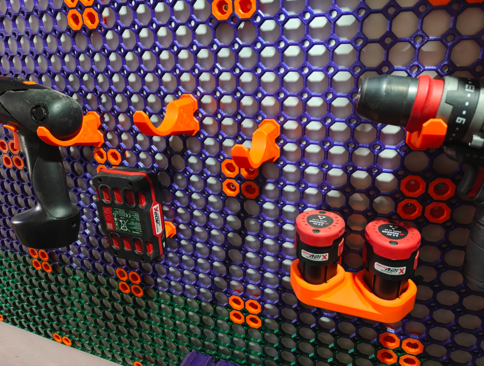 Multiboard – Hook holders for power tools