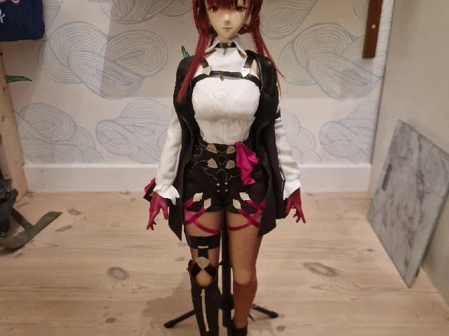 Curvy 1/3 BJD anime lady