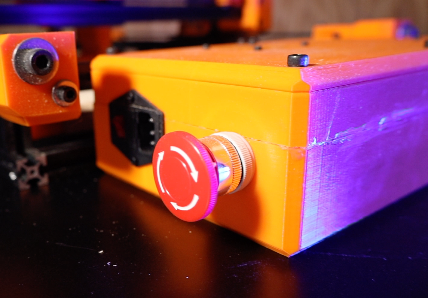 Miniatura 4 do modelo 3D Tiny CNC Electronics Box