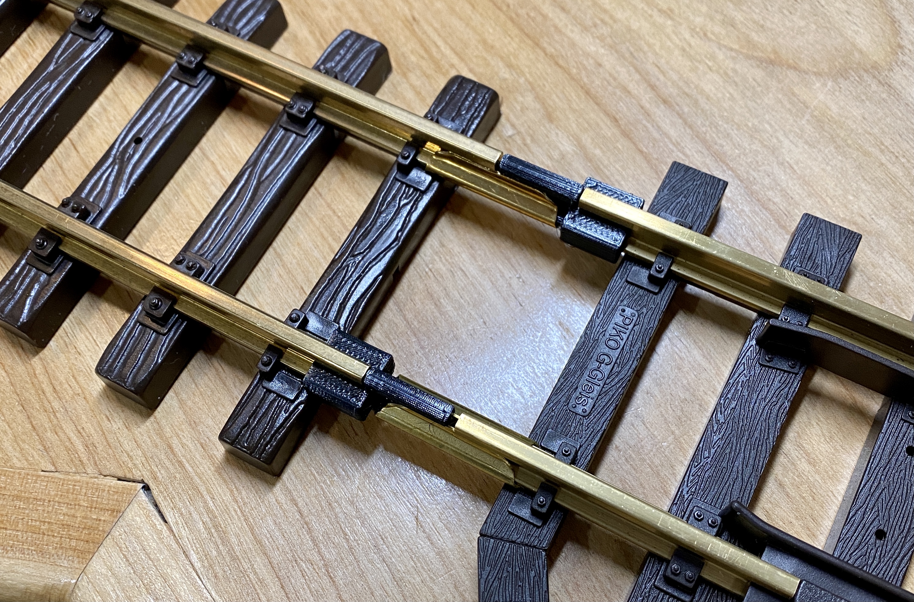 LGB G-Scale Insulated Track Joiner