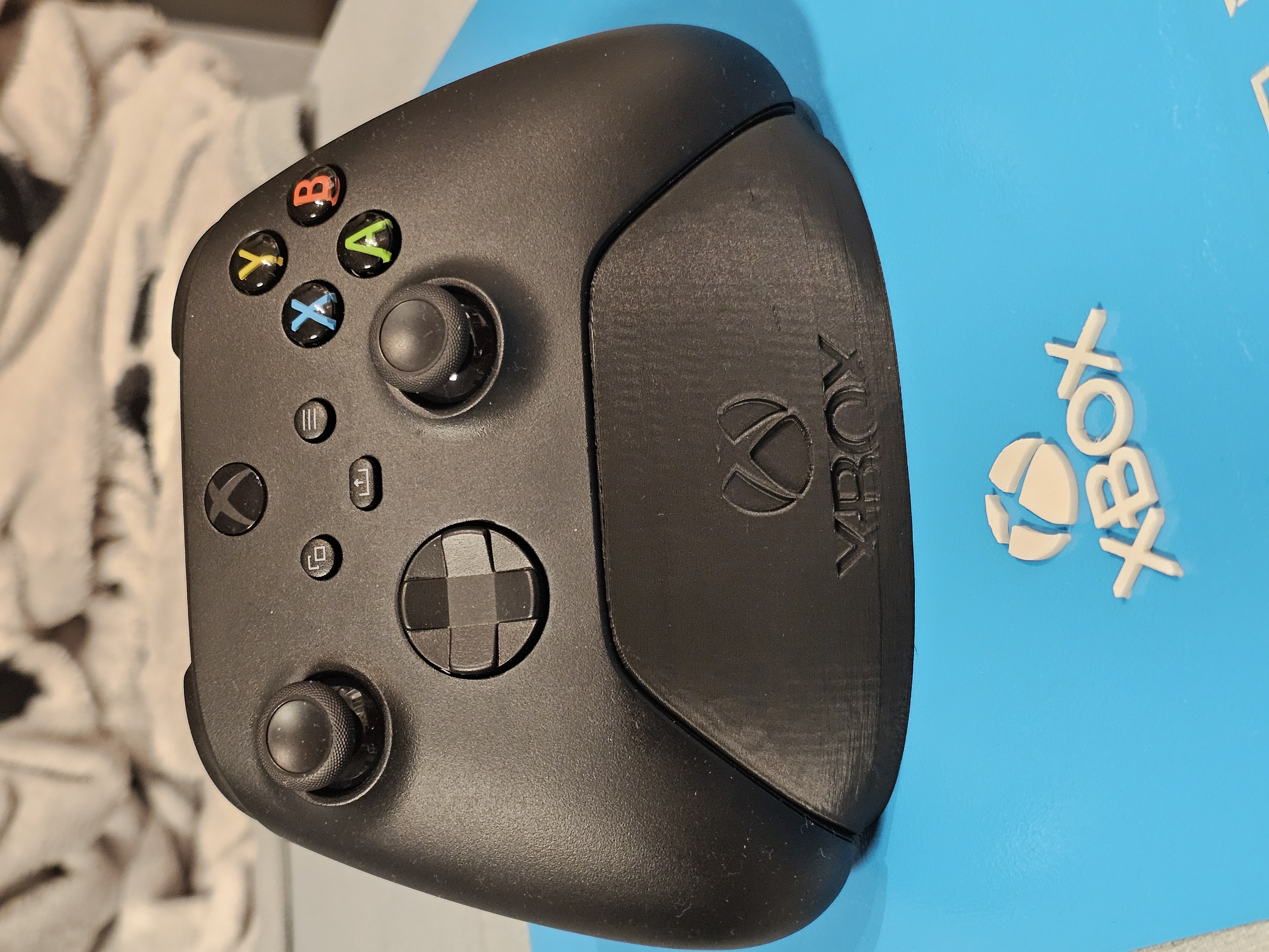 Miniatura 3 do modelo 3D Minimalistic Xbox Controller Stand with Logo