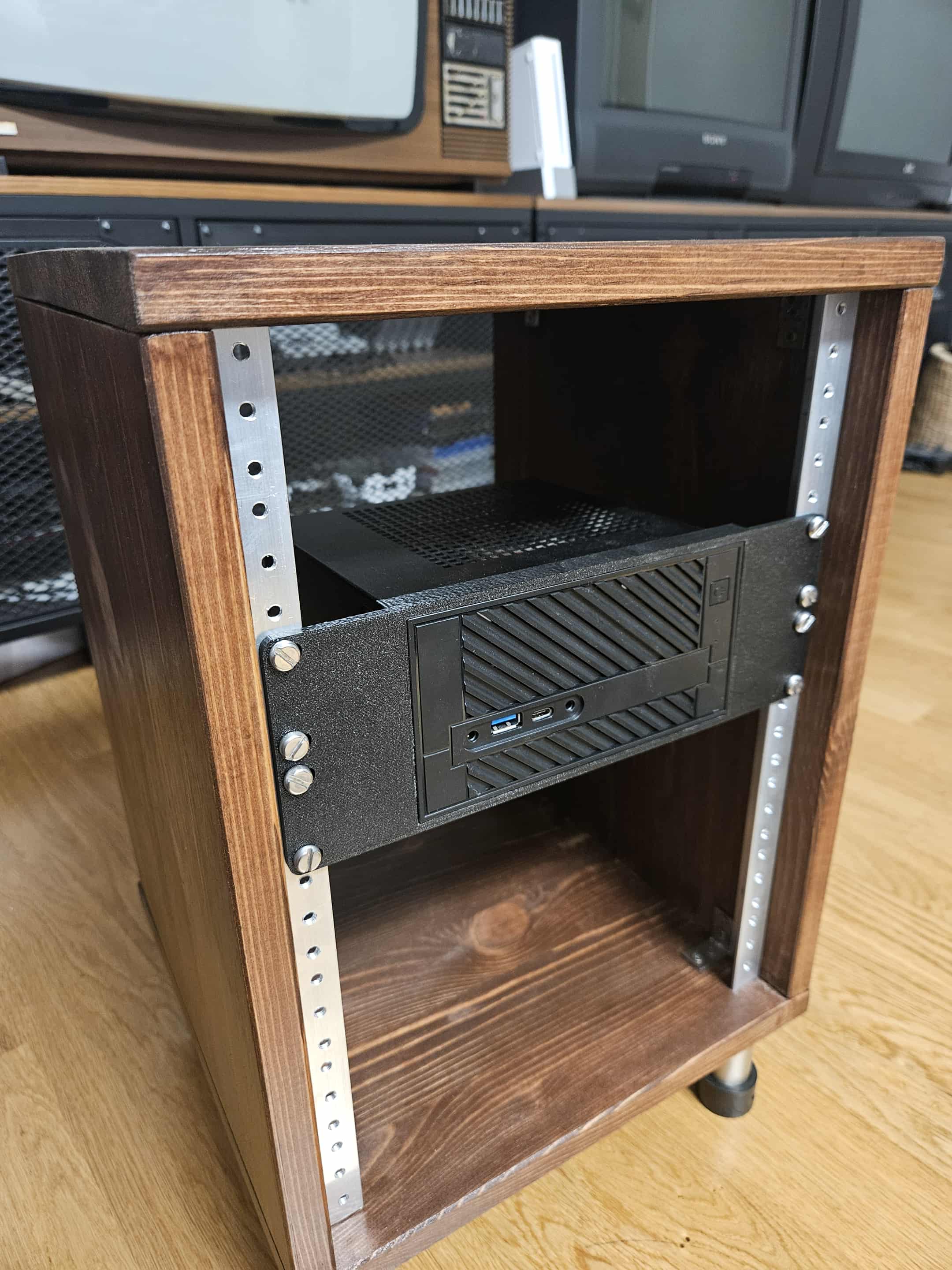 Deskmini A300 2U mount for 10 inch racks
