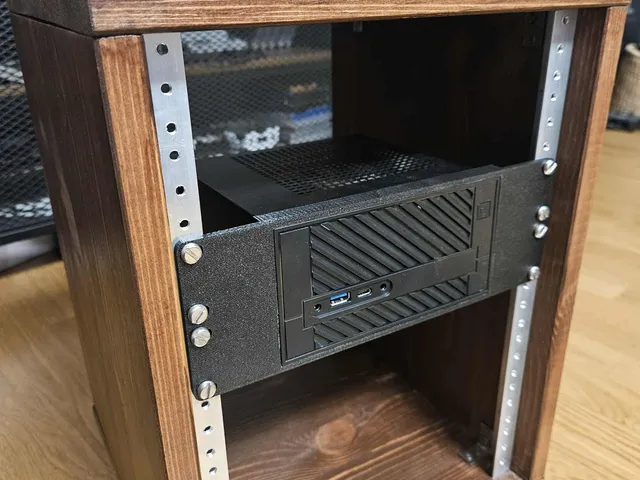 Deskmini A300 2U mount for 10 inch racks