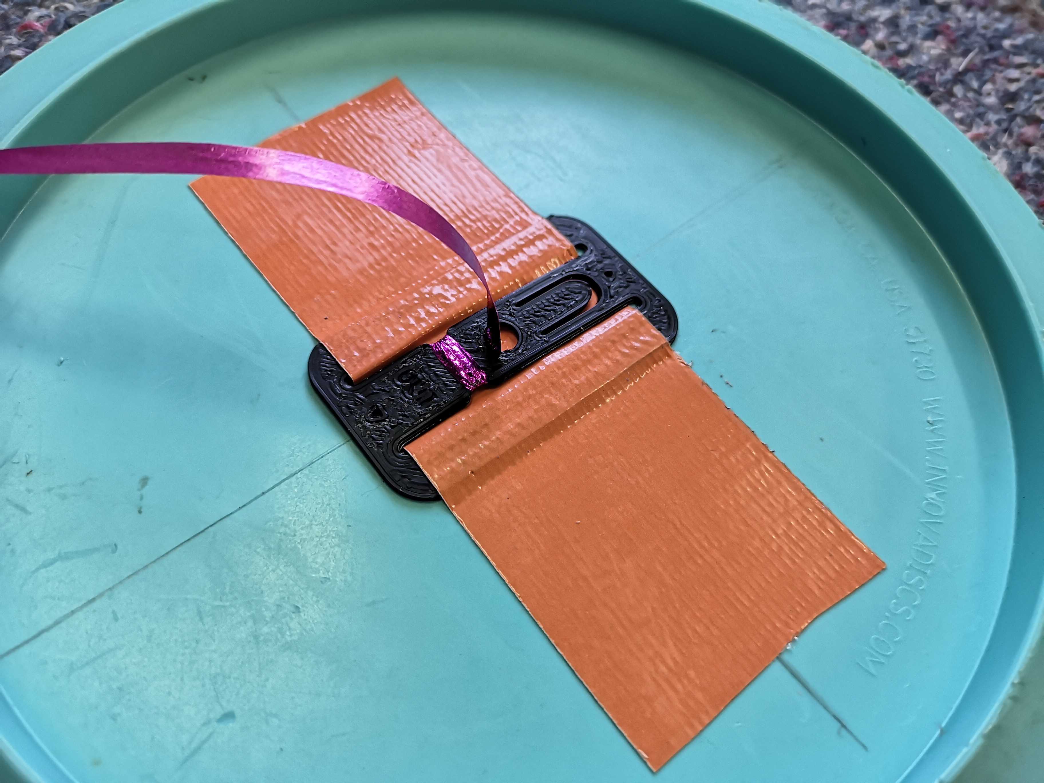 Disc Golf Winter Ribbon Mount/Clip
