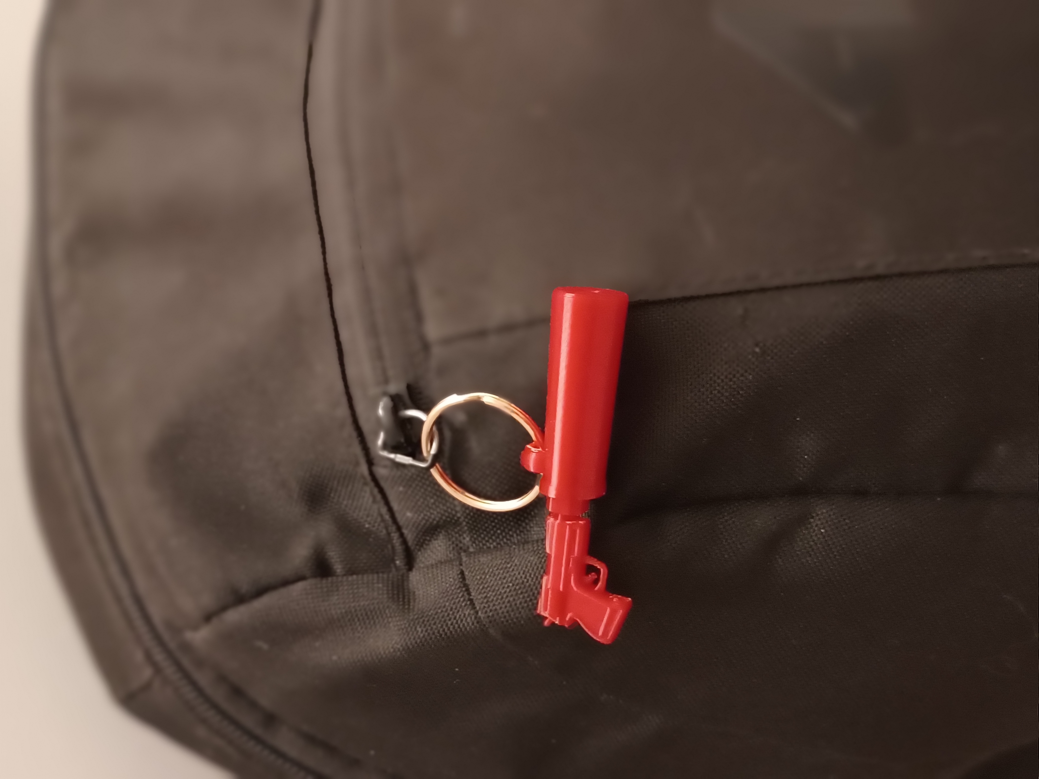 Glamour Shot / Stich-Loaded / USP-S CS2 keychain/charm