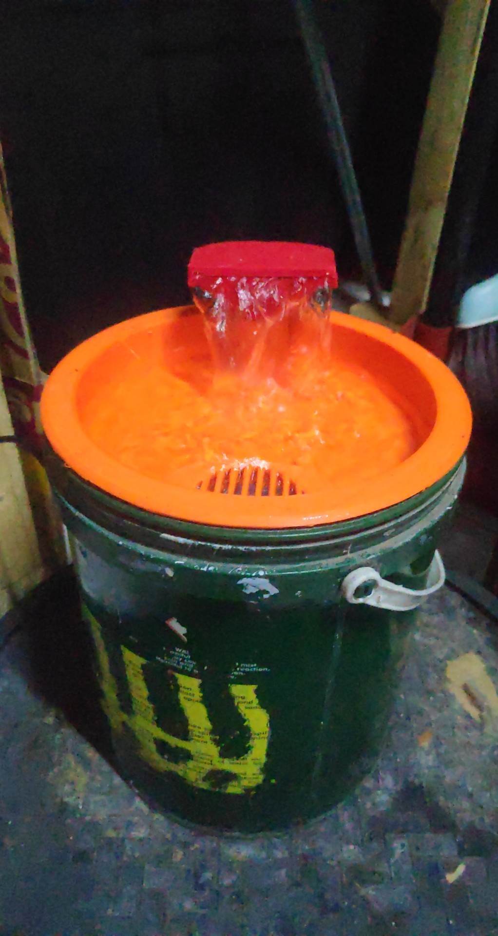 Paint Can Modification: Cat water fountain V2