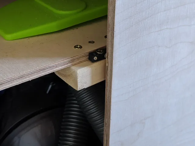 Magnetic doorholder / magnetic mount