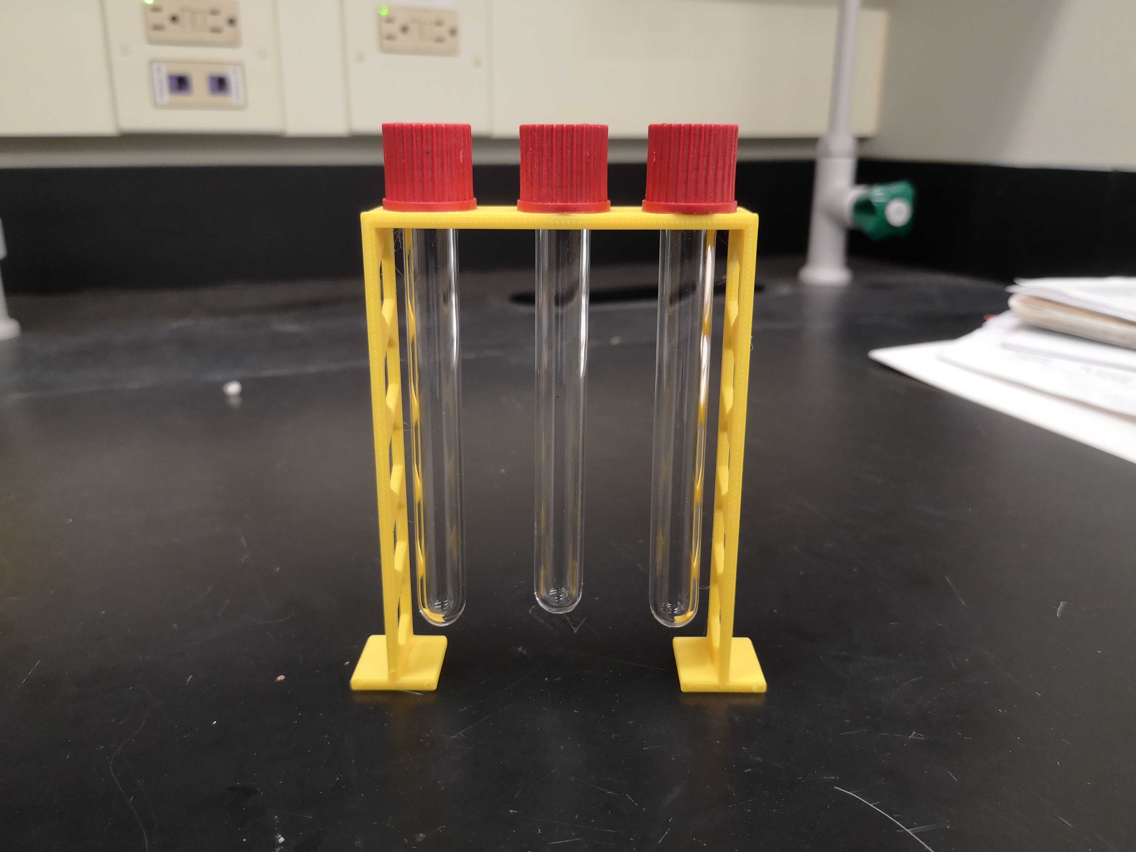 Photoreactor sample holder by Serge Nader Download free STL model