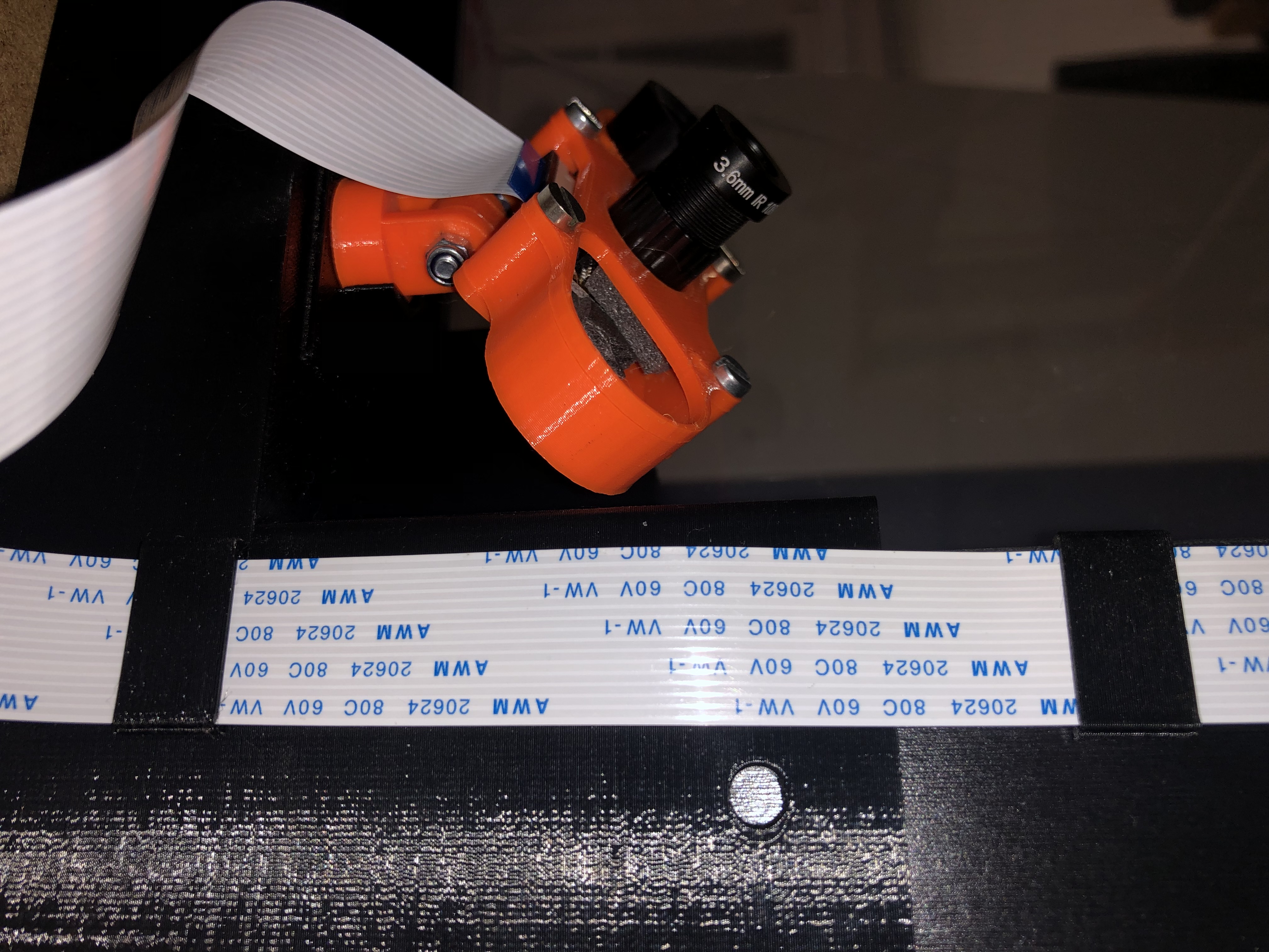 Miniatura 8 do modelo 3D Simple Raspberry Pi Camera Ribbon Cable Clip