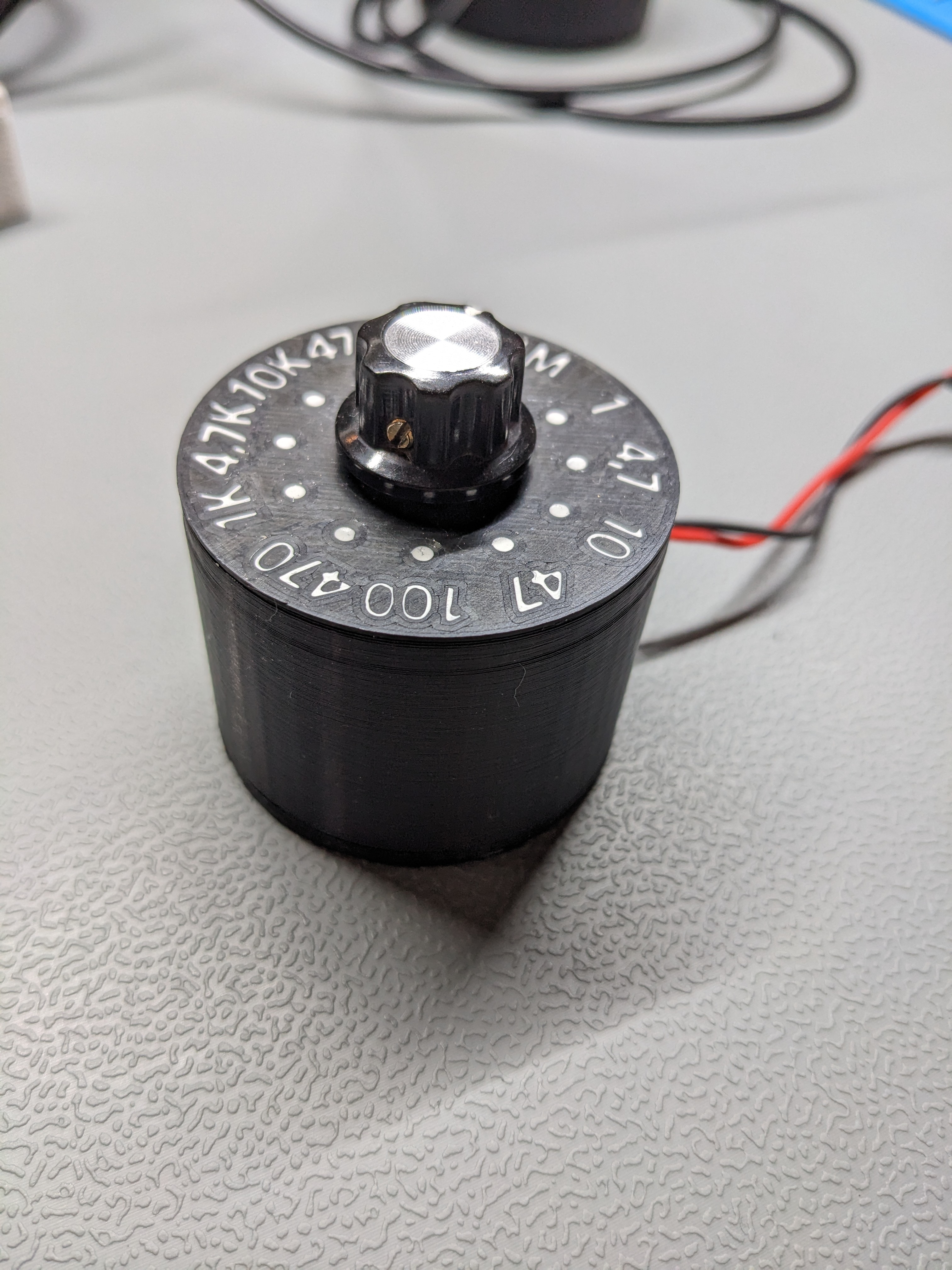 Miniatura 2 do modelo 3D Tiny resistor box