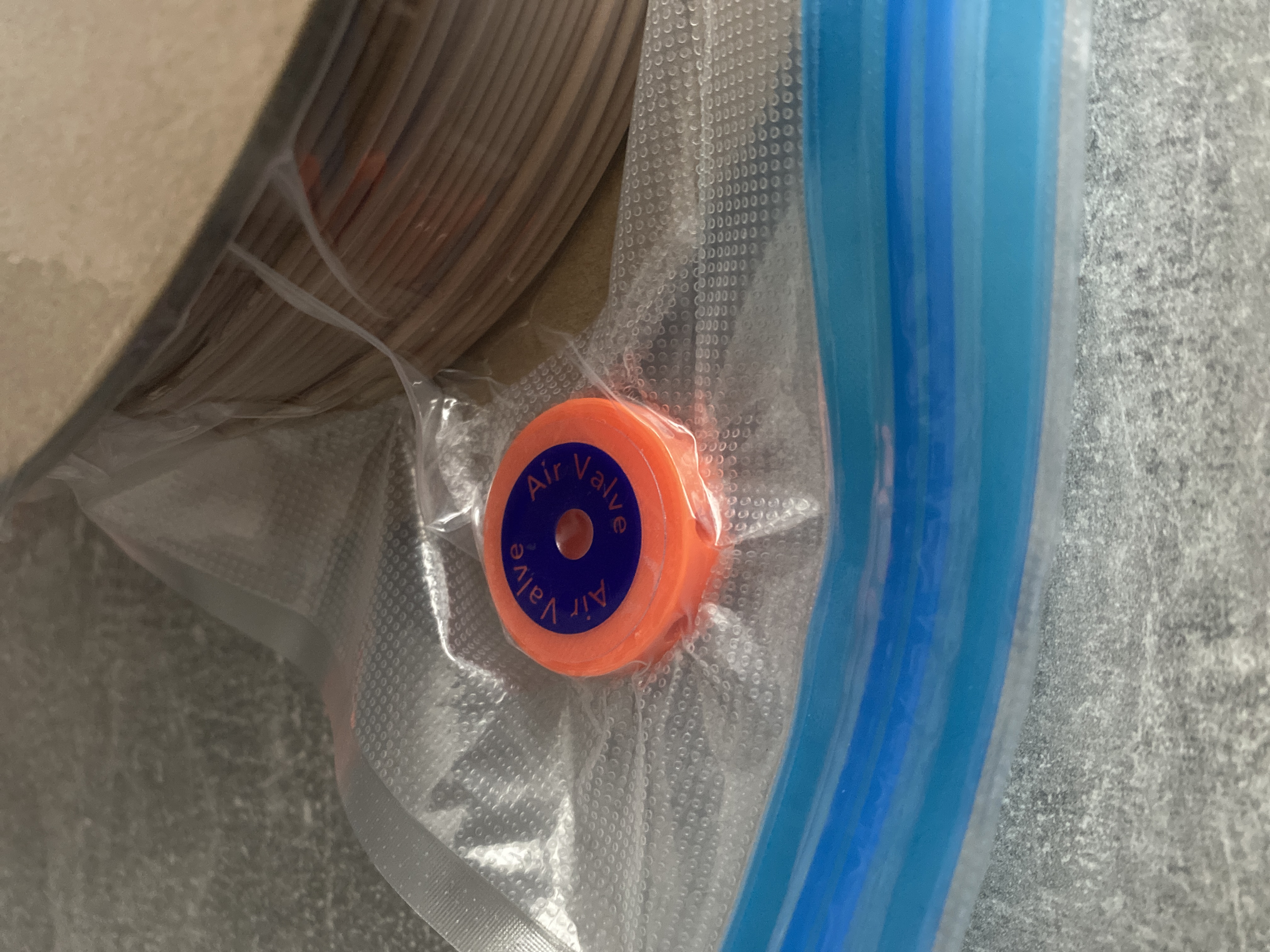 Suction help for vacuum pump