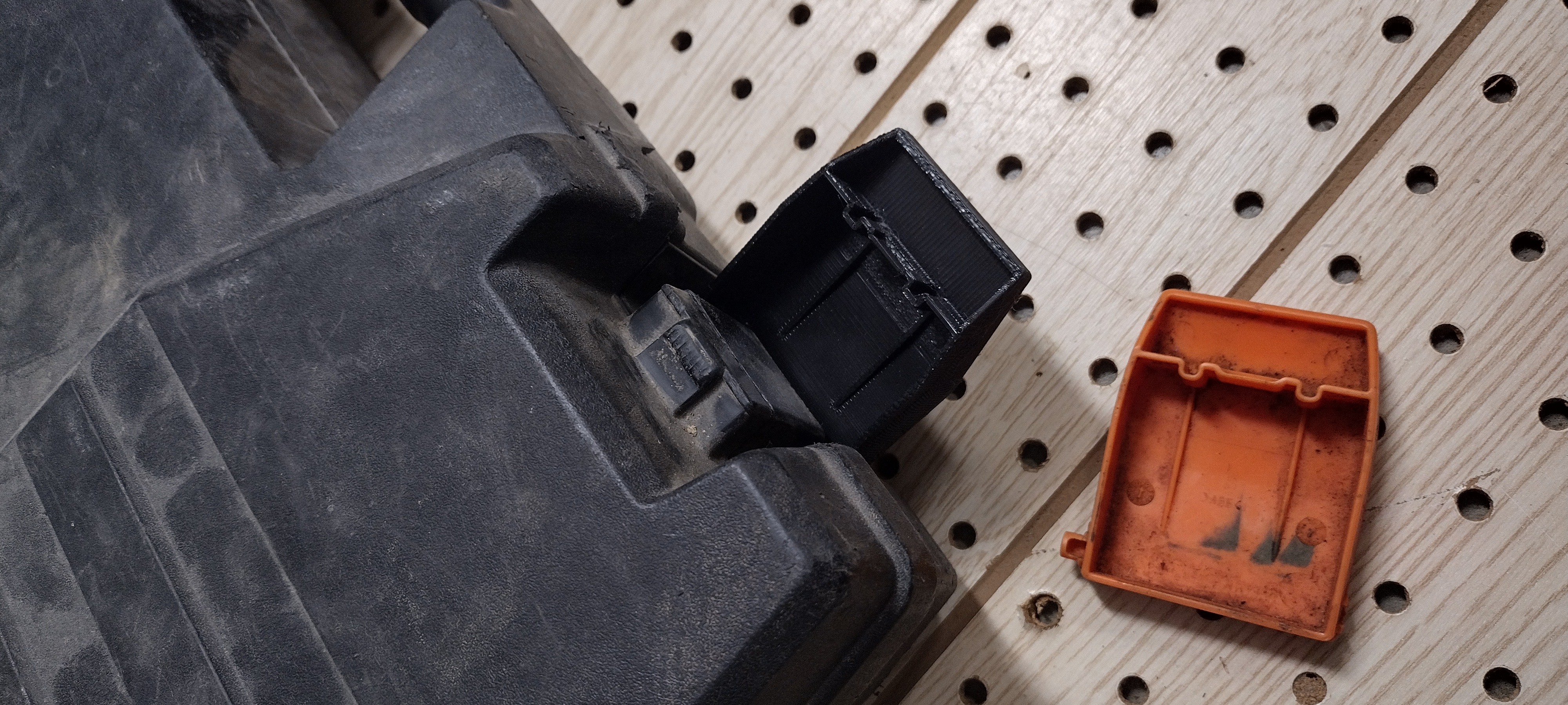 Testo Gauge Case Replacement Latch