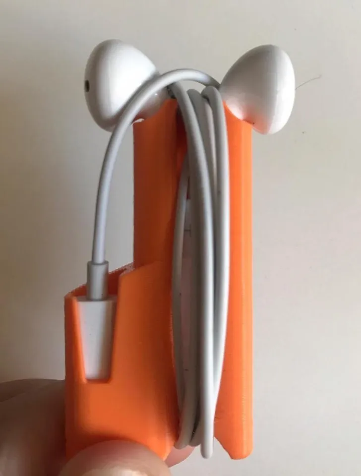 iPhone7 Earphone Wrap Customized by Marcelo Silva | Download free STL ...