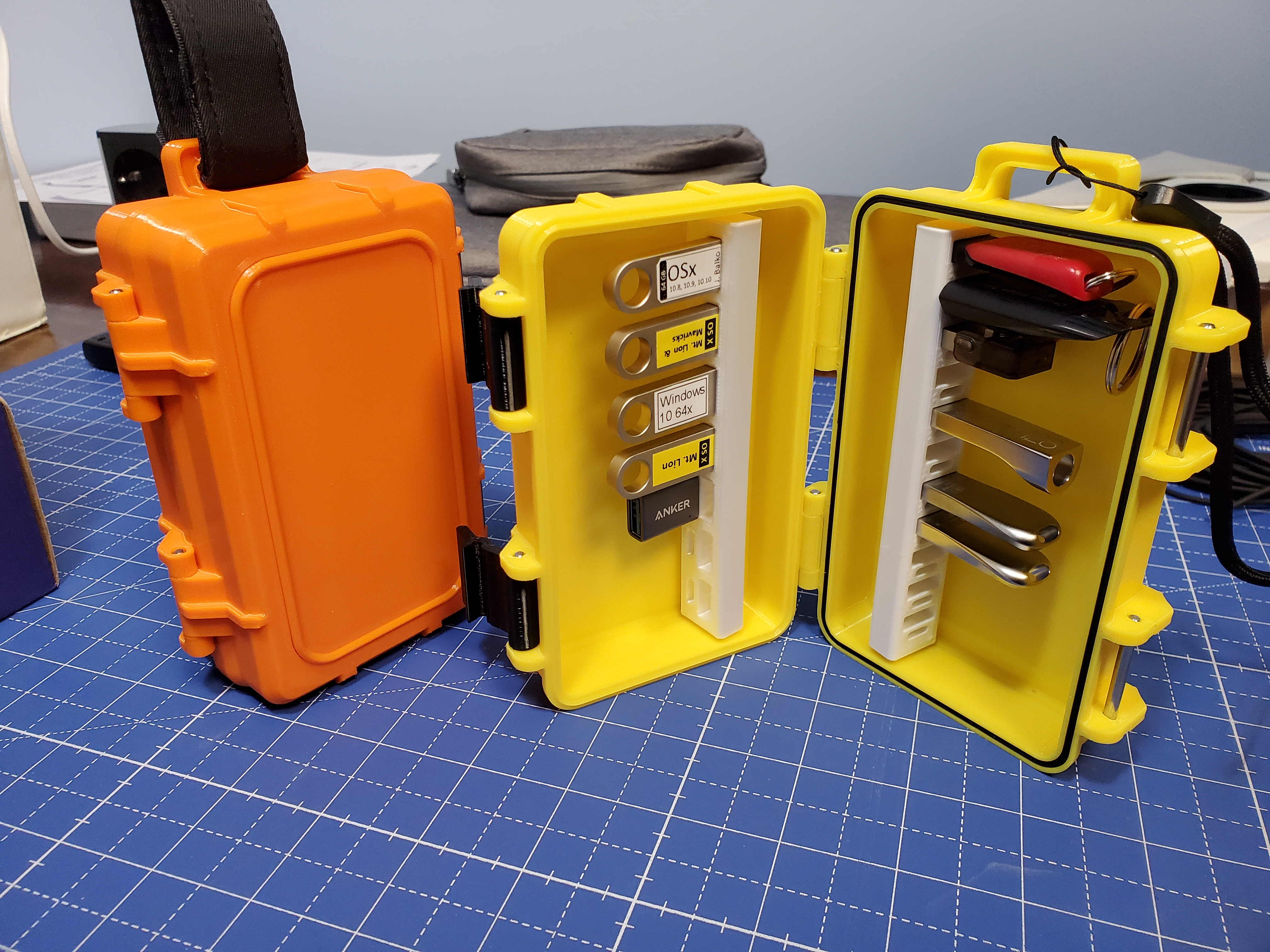 Rugged & Stackable USB A & -USB C Stick Storage Box