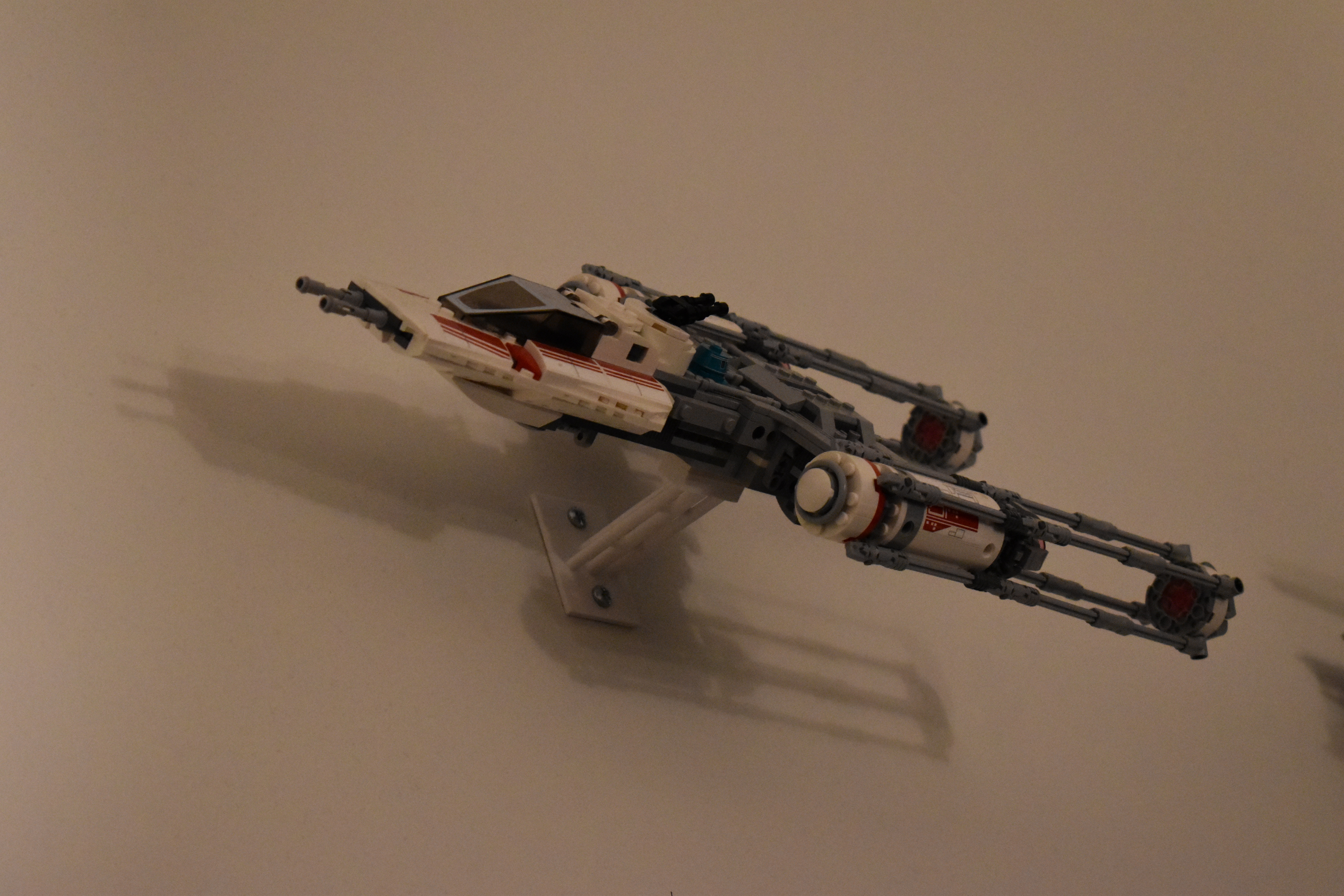 Wall mount for Lego Star Wars and other small ships by