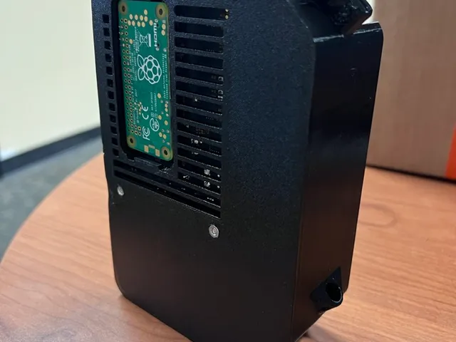 Big Einsy case + RPI Zero Cutout