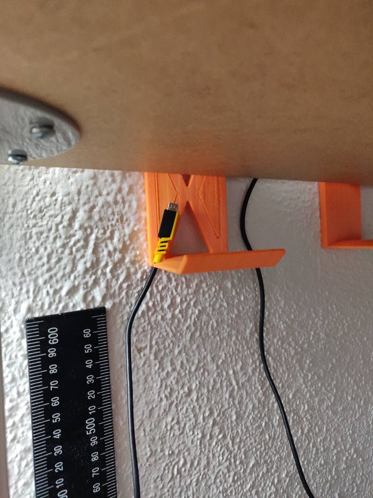 Miniatura 2 do modelo 3D Headphones under table hook