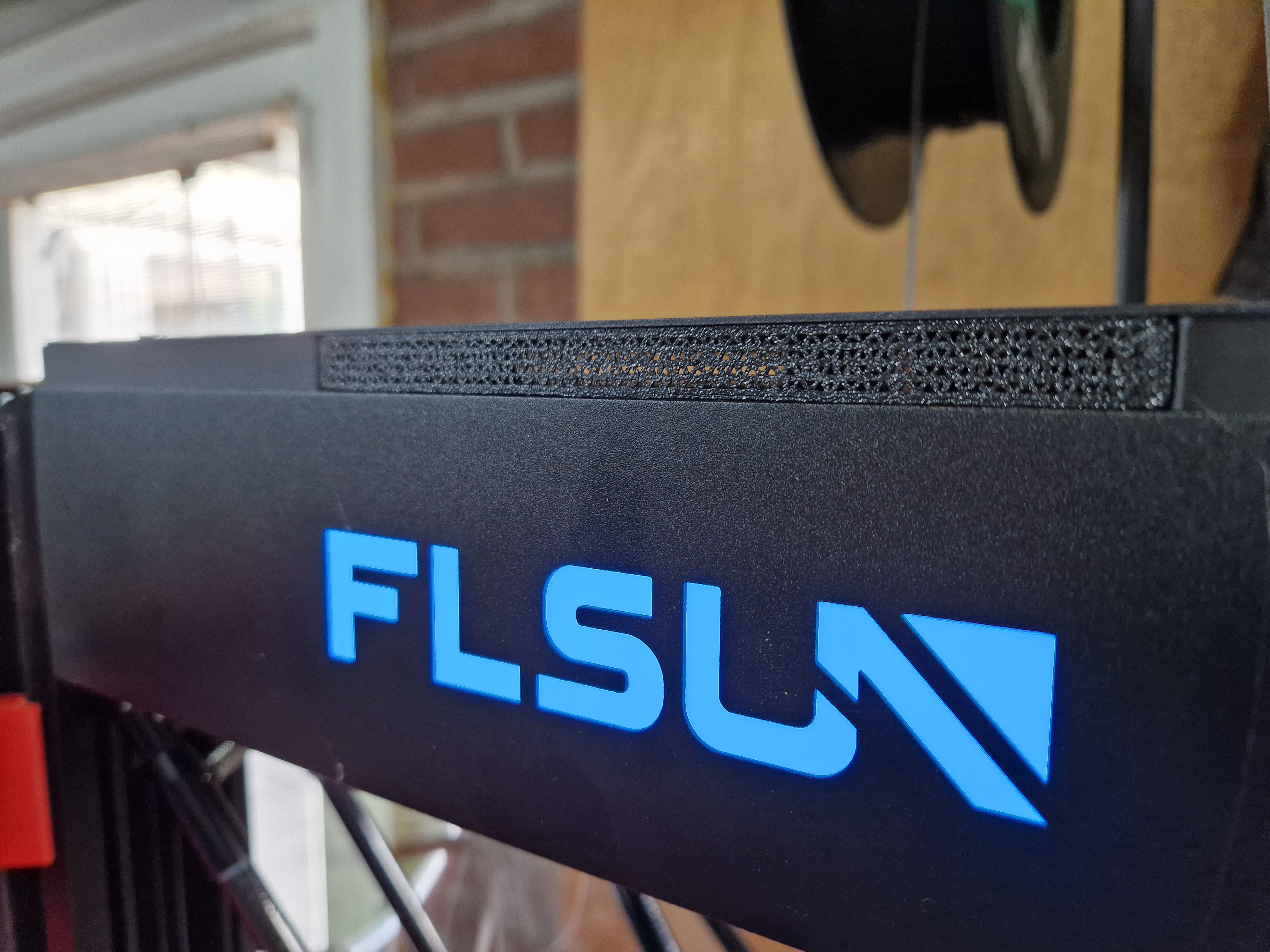 Mesh cover for flsun v400 upper plate risers