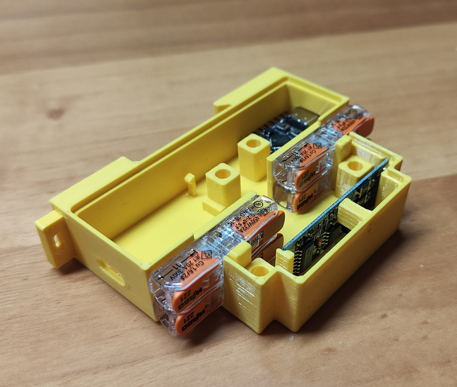 Parametric DIN rail enclosure for small ESP32 modules (cadquery)