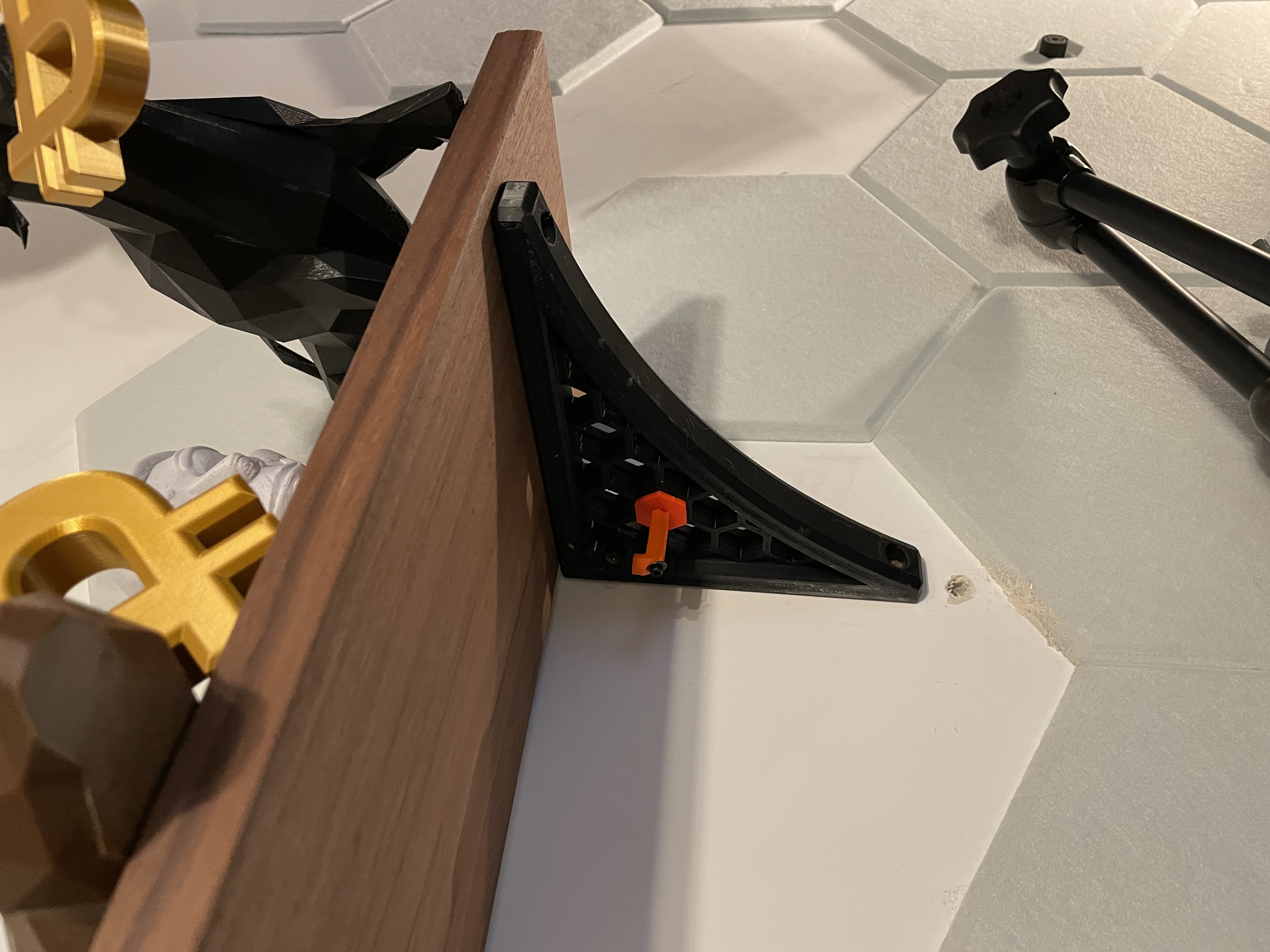 Honeycomb Storage Wall Shelf Supports
