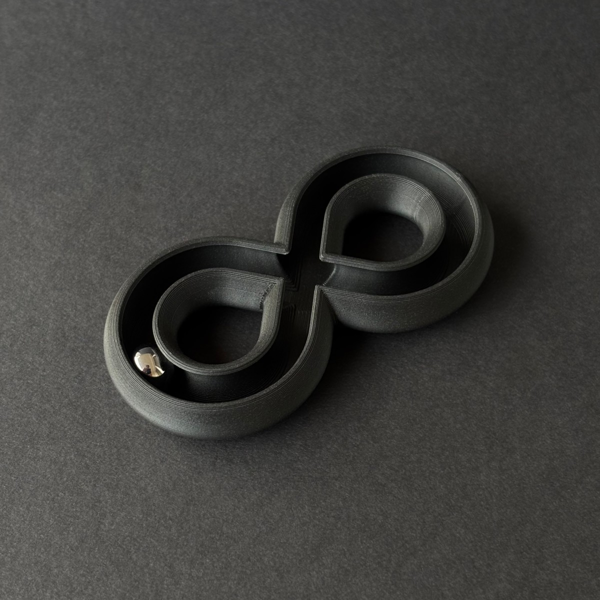 Embedded ball bearing fidget (10 mm)