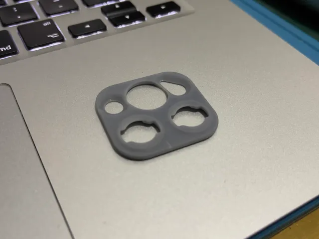 iPhone moment lens adapter