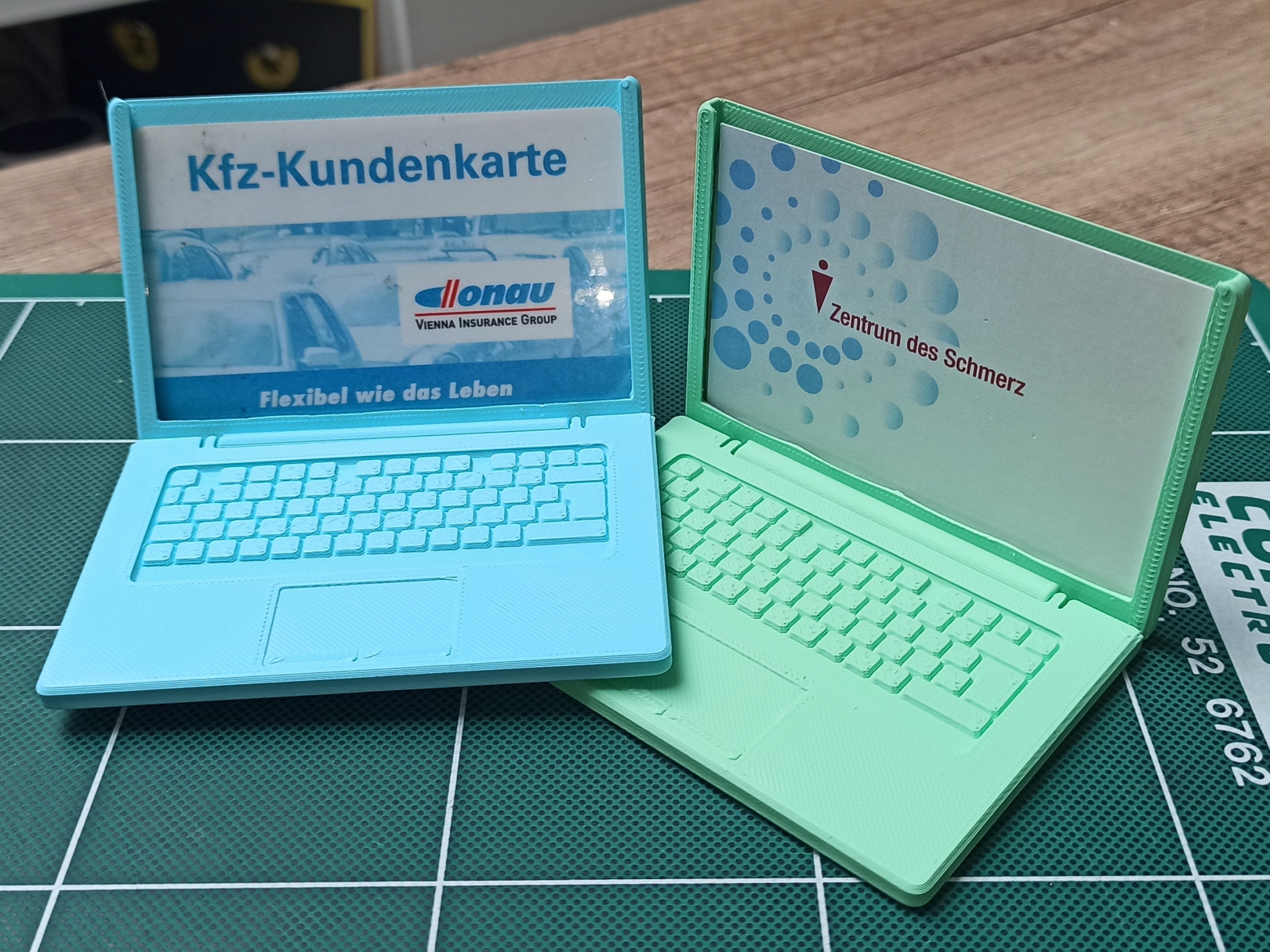 Business Card Laptop - Case and Display!