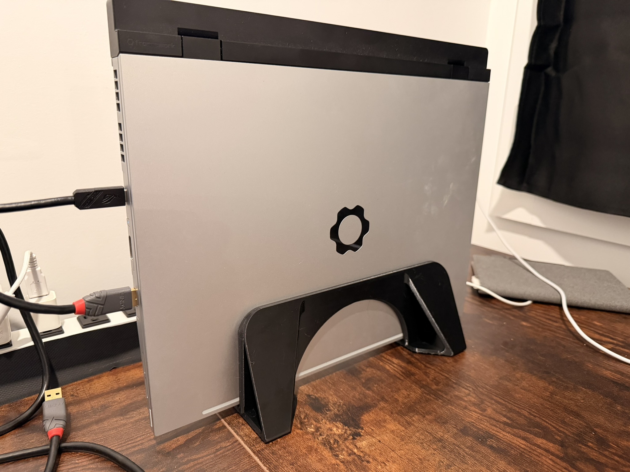 Framework16 Vertical Stand — miniatura 5