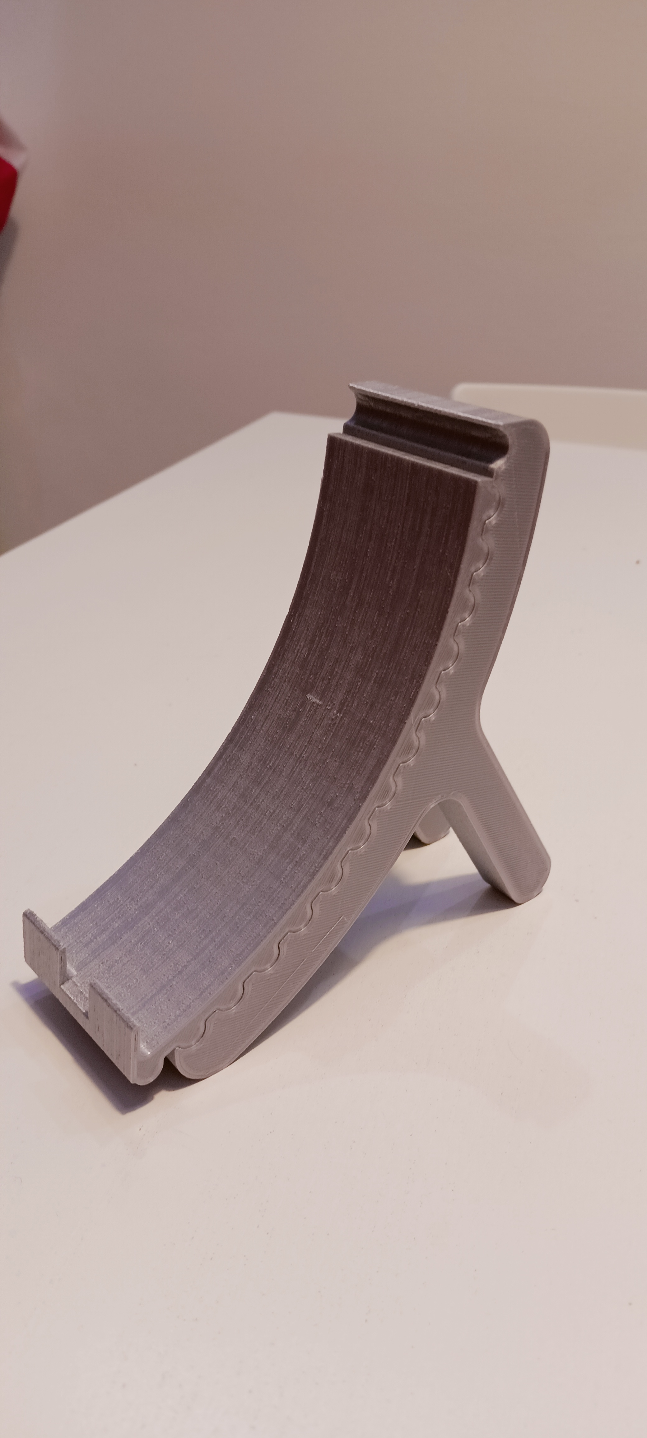 Another "geared" phone stand