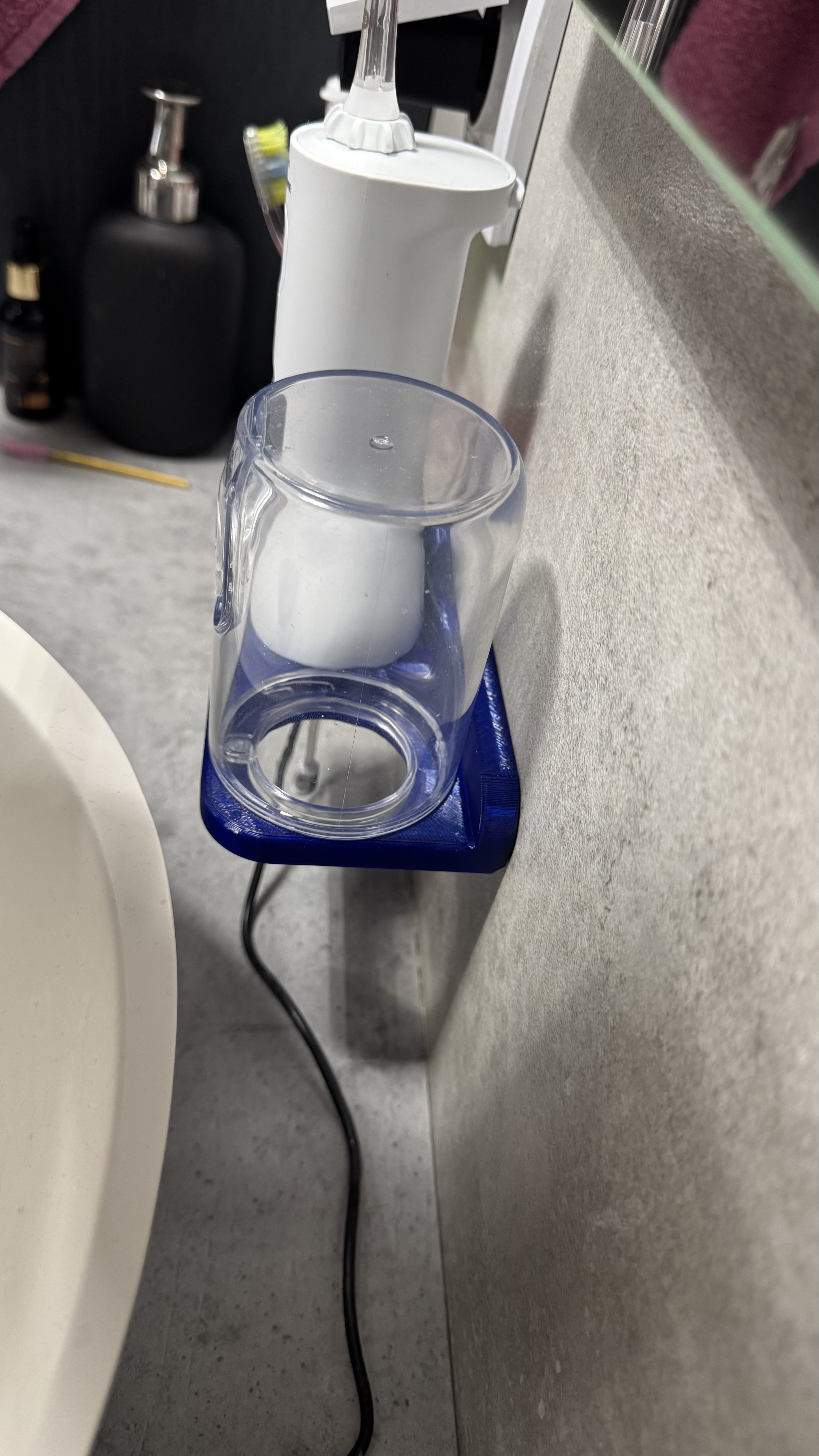 Wall mount for irrigator — miniatura 3