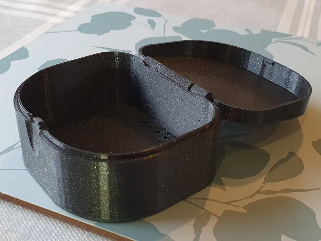Retainer / Invisalign Container