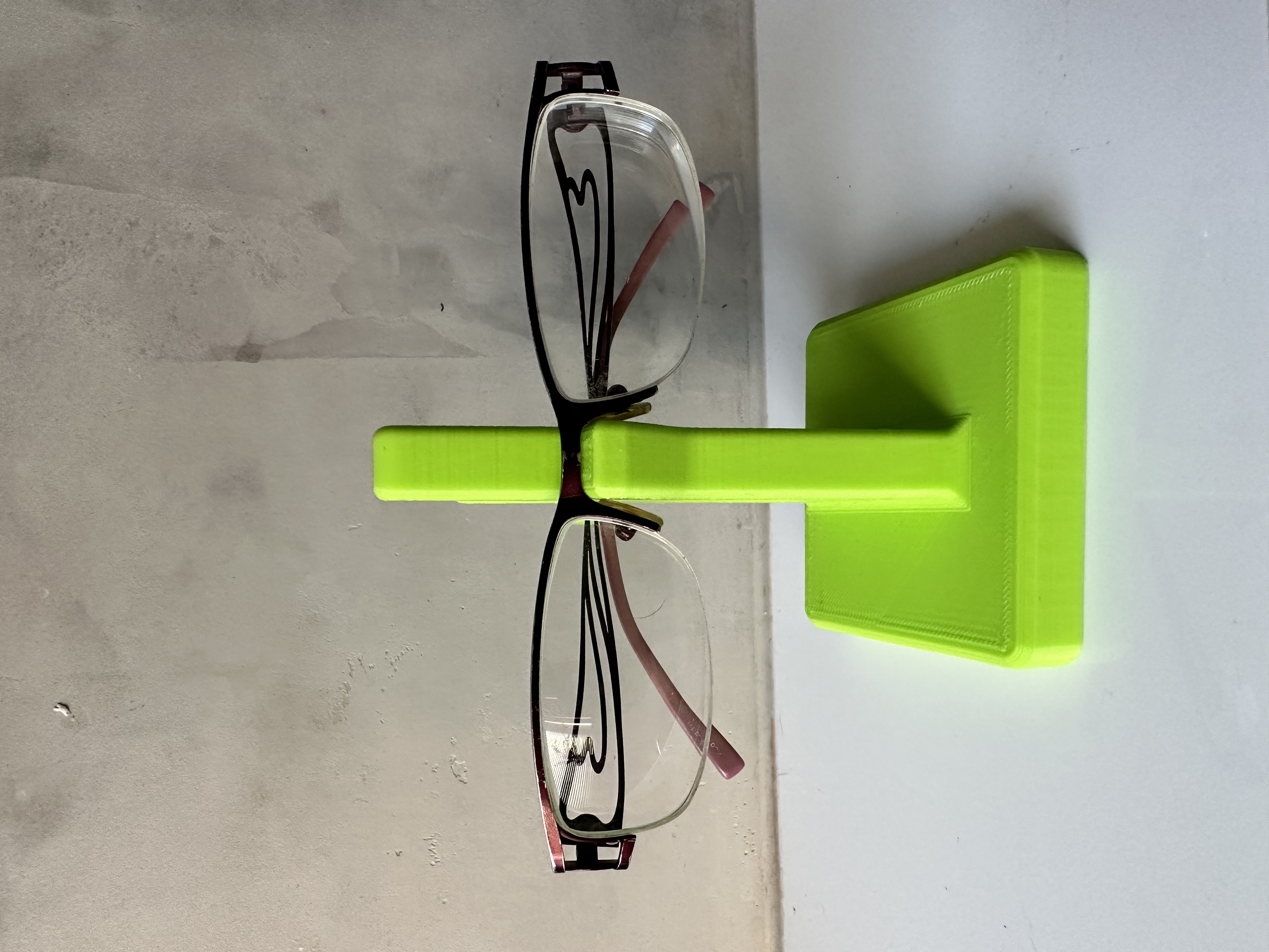 Miniatura 2 do modelo 3D Glasses holder