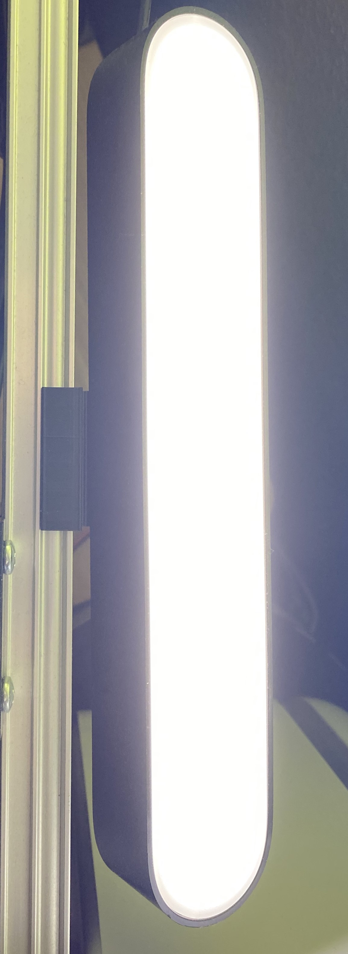 Hue Play Lightbar Mount for HFTEK Monitormounts / Alu Bar