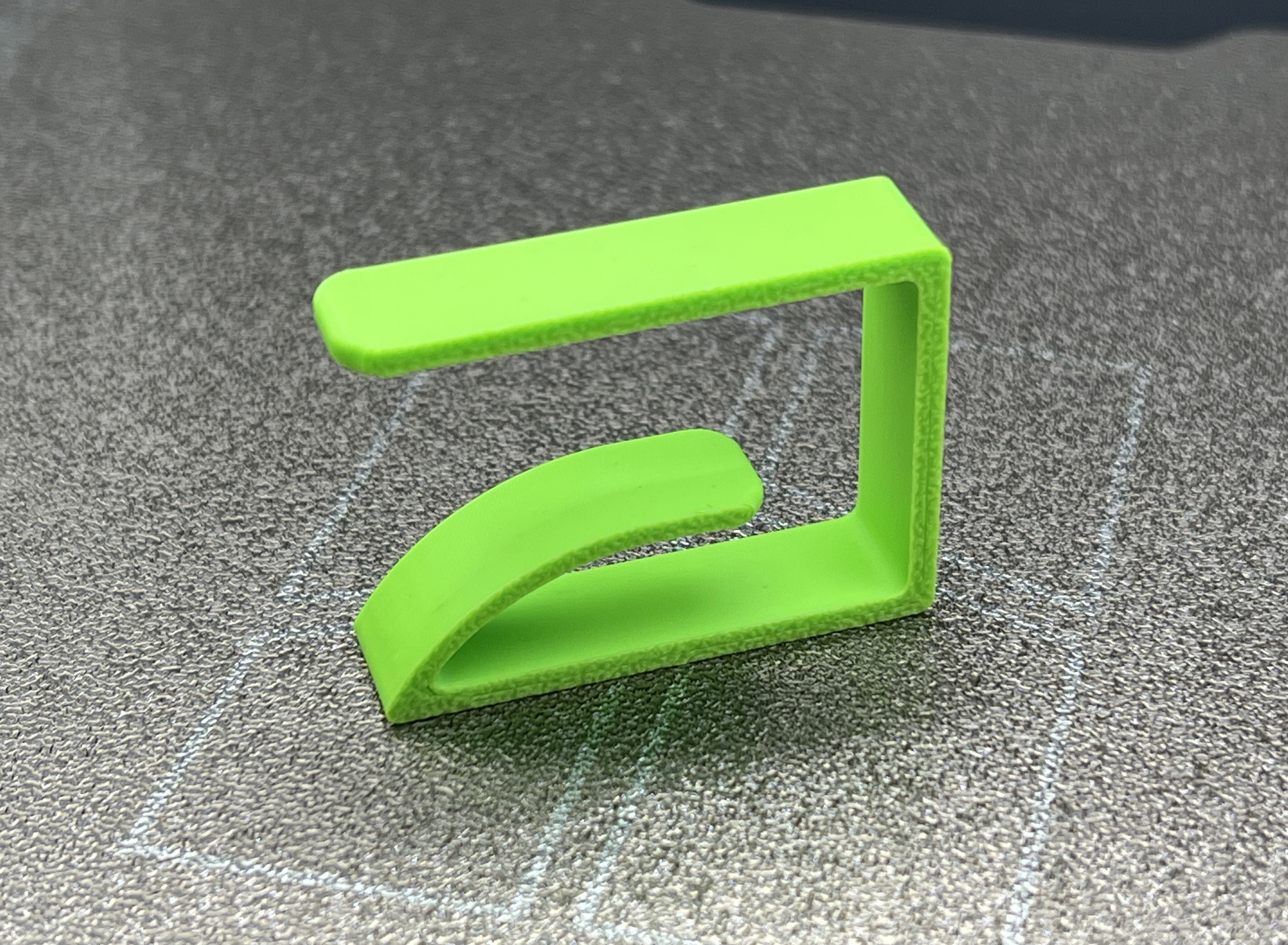 Tablecloth clip