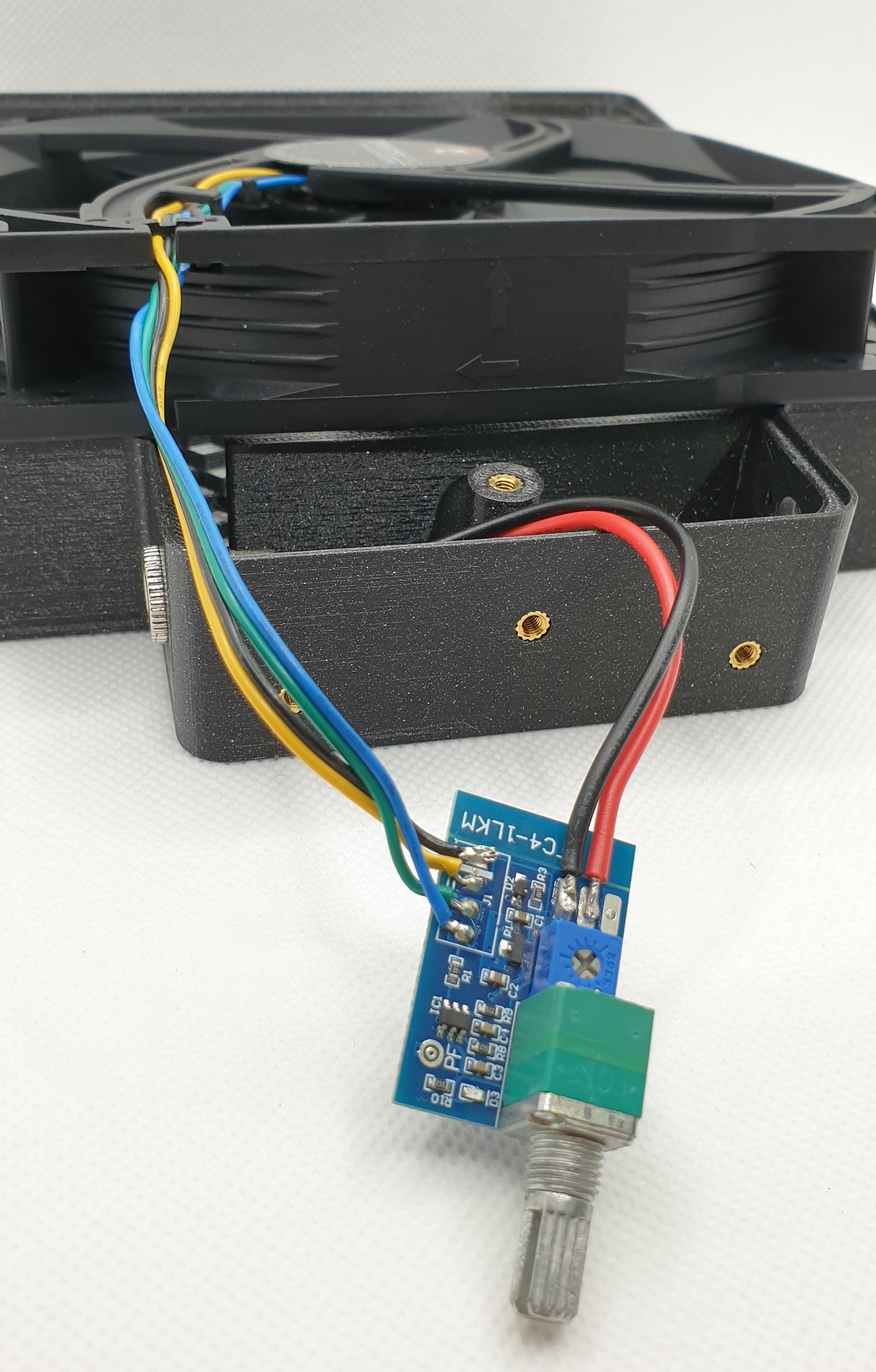 Powerful desktop solder fume extractor with big 140 mm fan and two 10