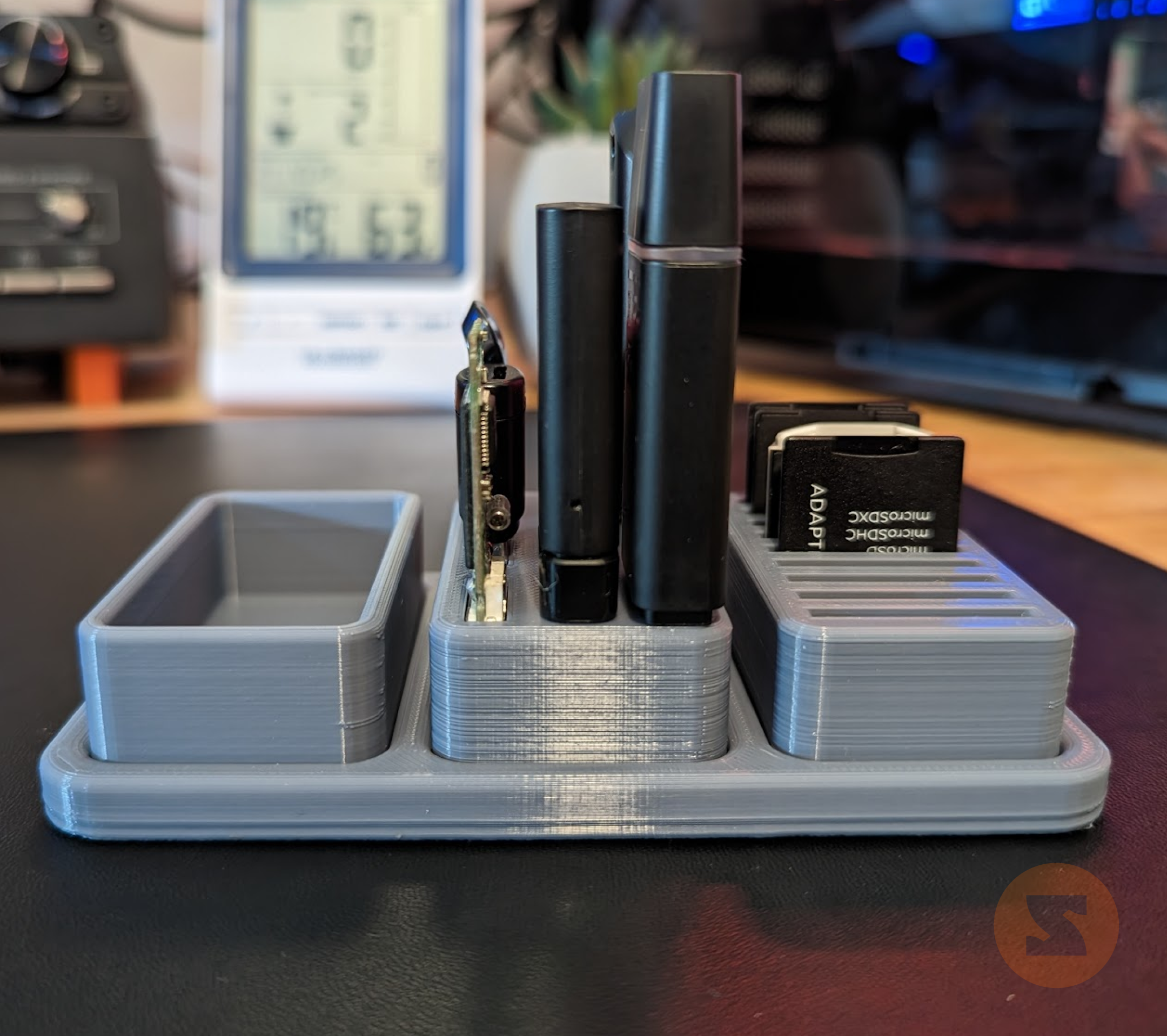 Miniatura 2 do modelo 3D Modular Desk Organiser